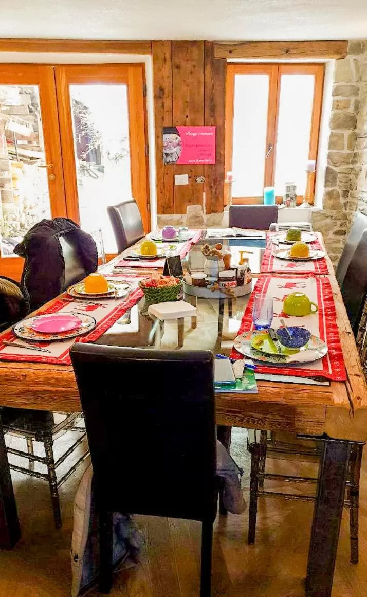 Lounge or bar in Maison Le Cler