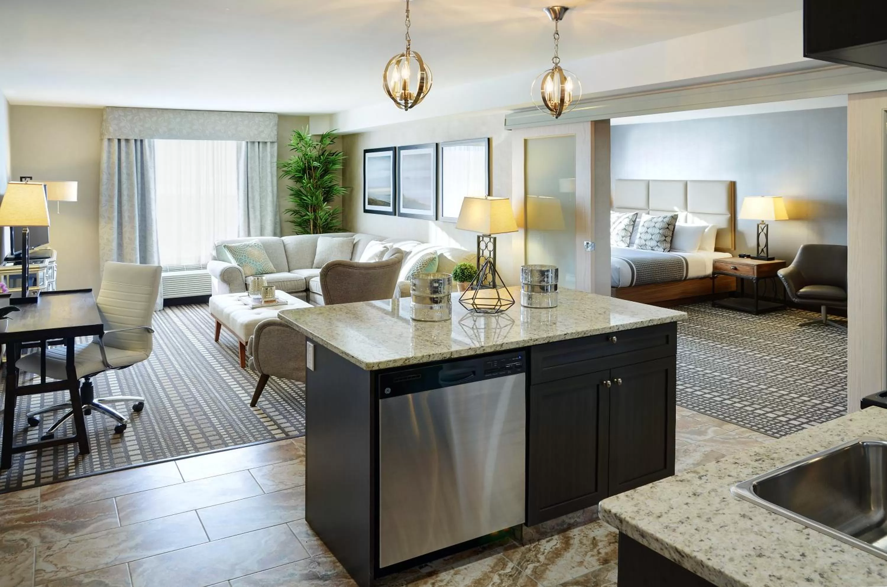 Day, Bed in Pomeroy Inn and Suites Vermilion