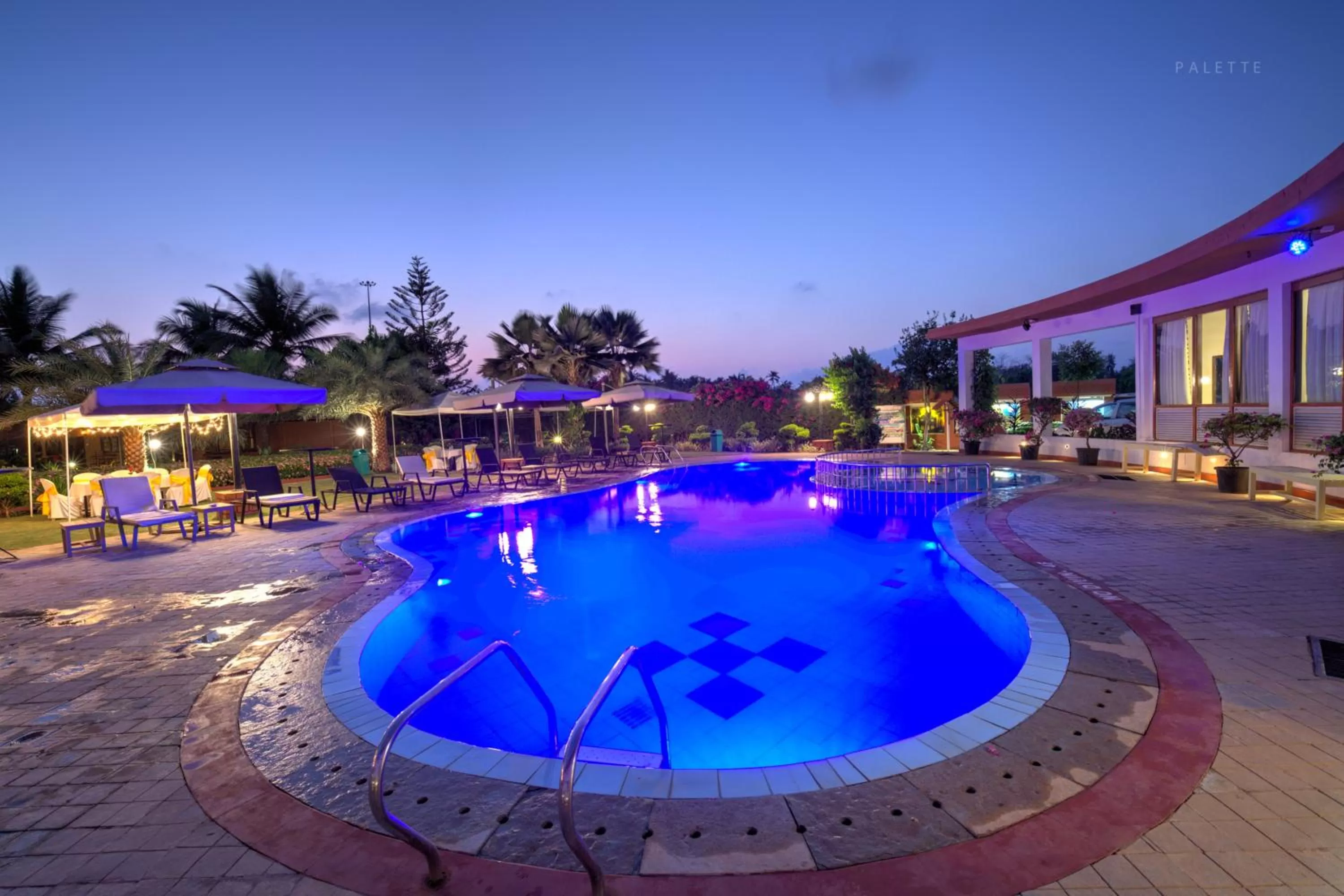 Swimming pool in Beira Mar Beach Resort