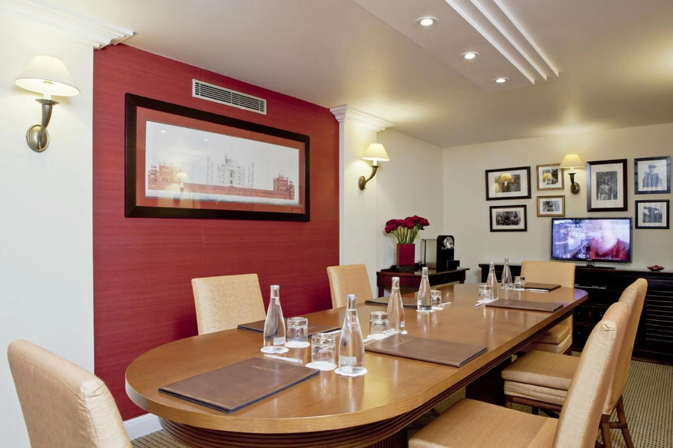 Business facilities in Kipling Manotel