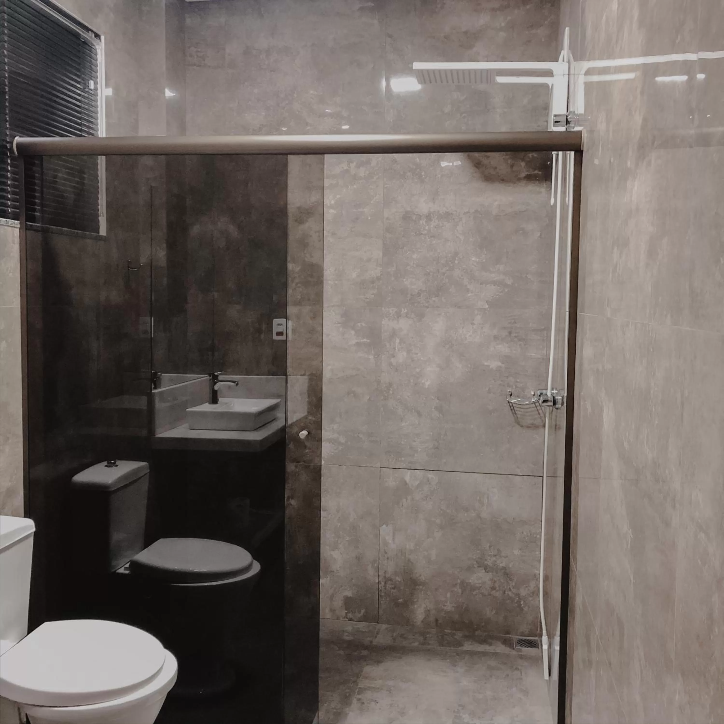 Bathroom in Petri Plaza Hotel