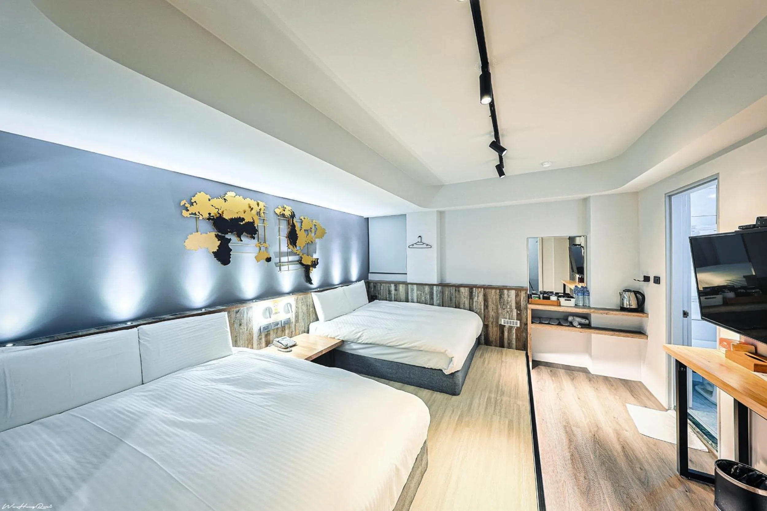 Bed in 亞馨文旅 近東大門夜市 有免費停車場 可自助入住