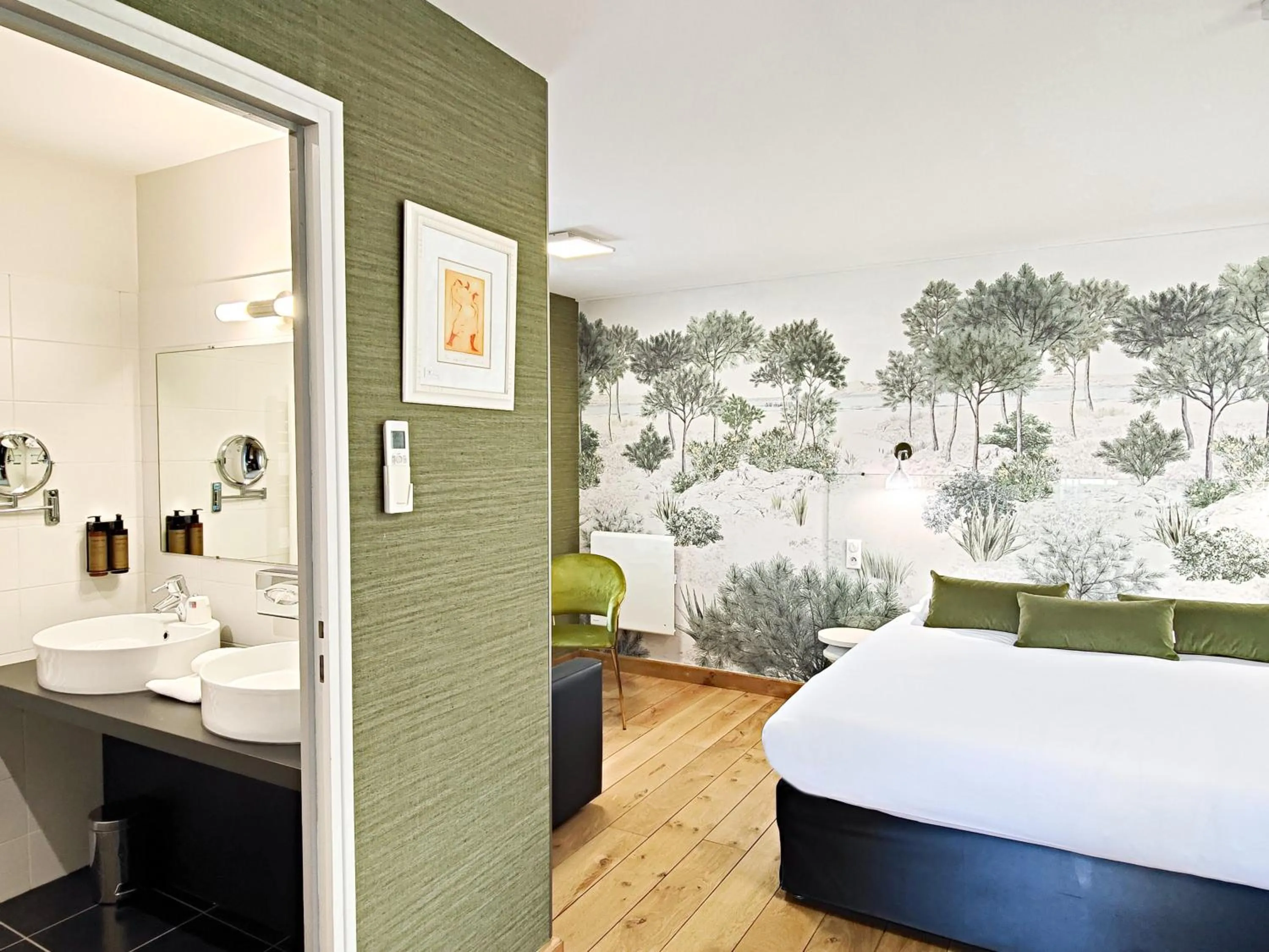 Bedroom, Bed in Hotel Château de la Barbinière