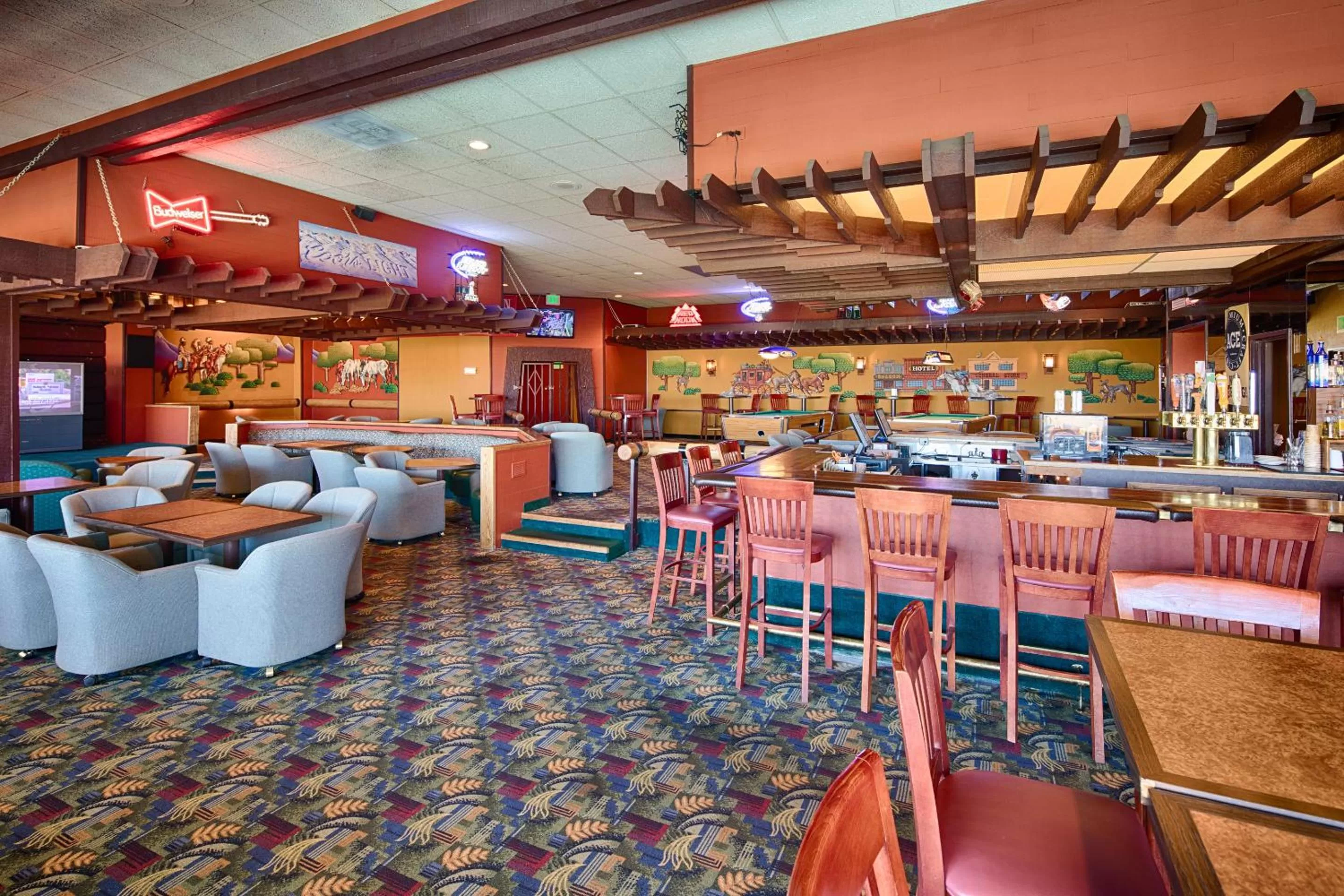 Lounge or bar in Red Lion Hotel Pendleton