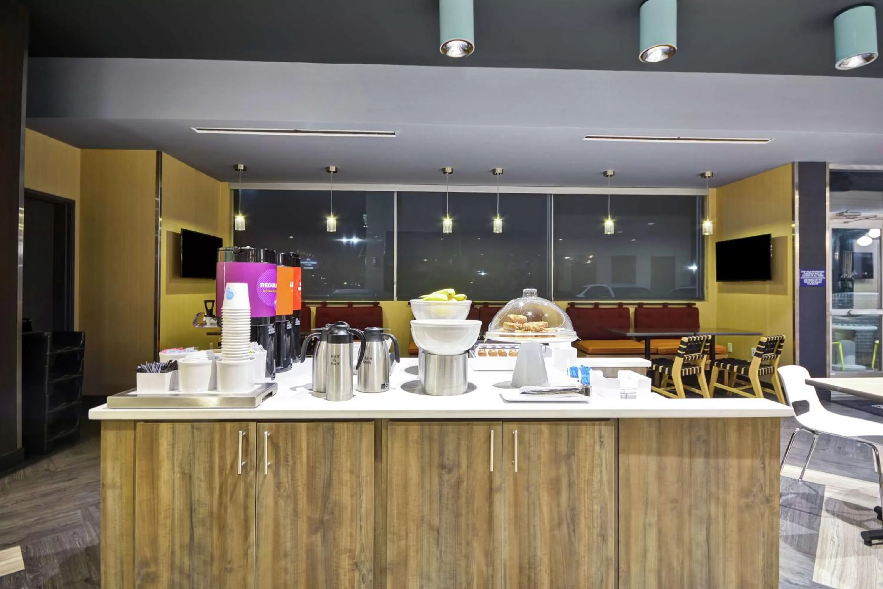 Dining area in Tru By Hilton Sumter