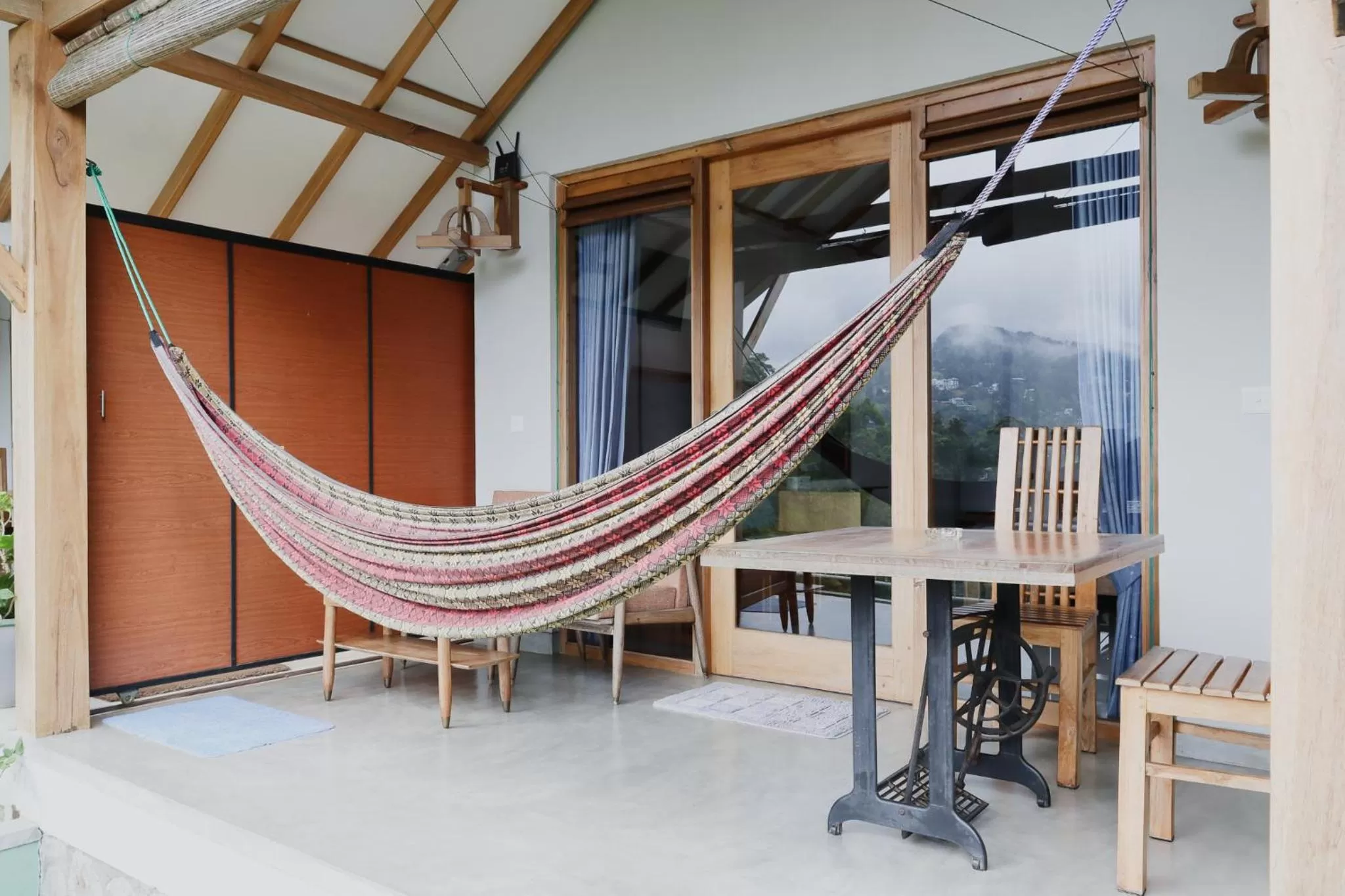 Patio in The One Ella