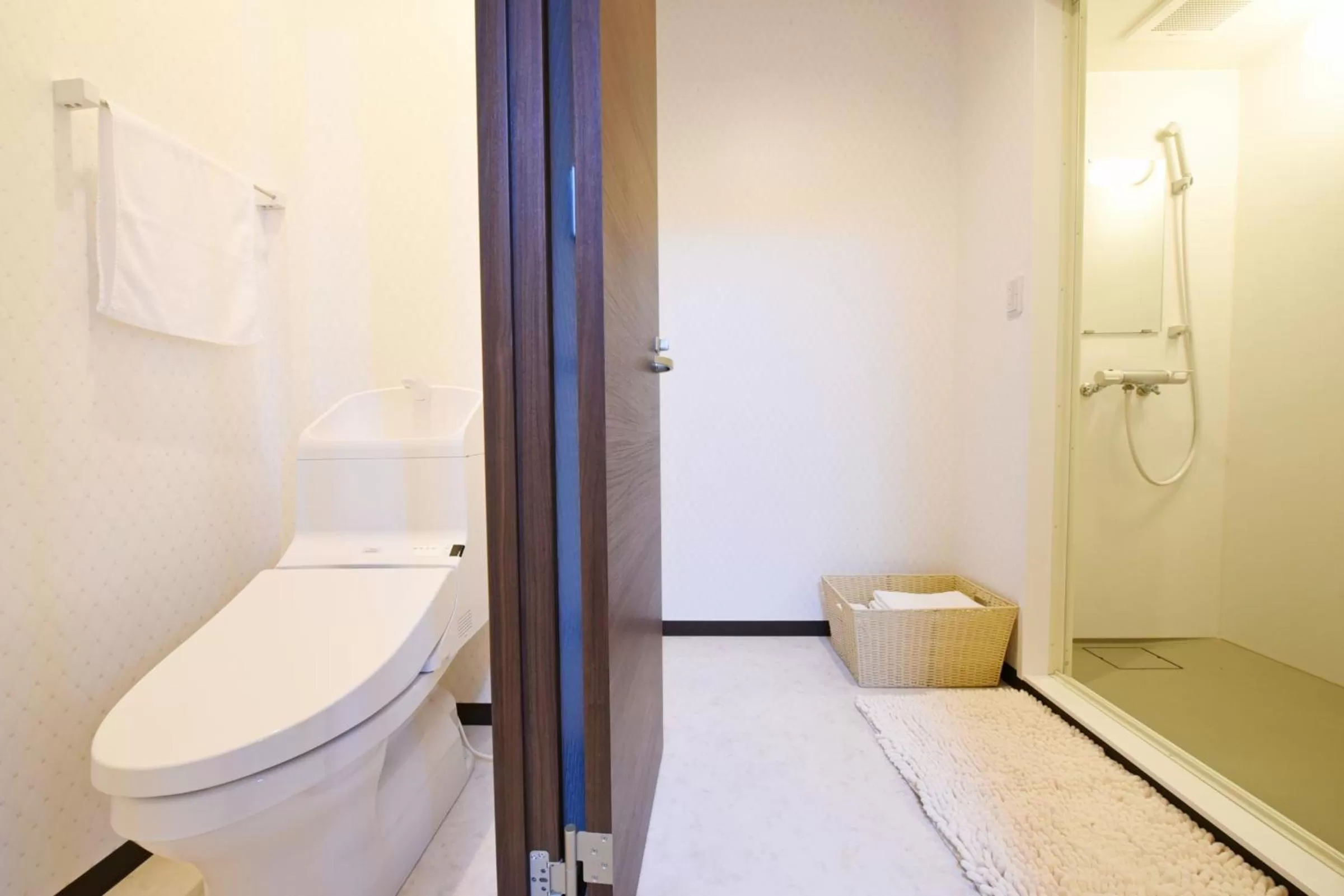 Toilet, Bathroom in Hostel PLEASURE MARUYAMA