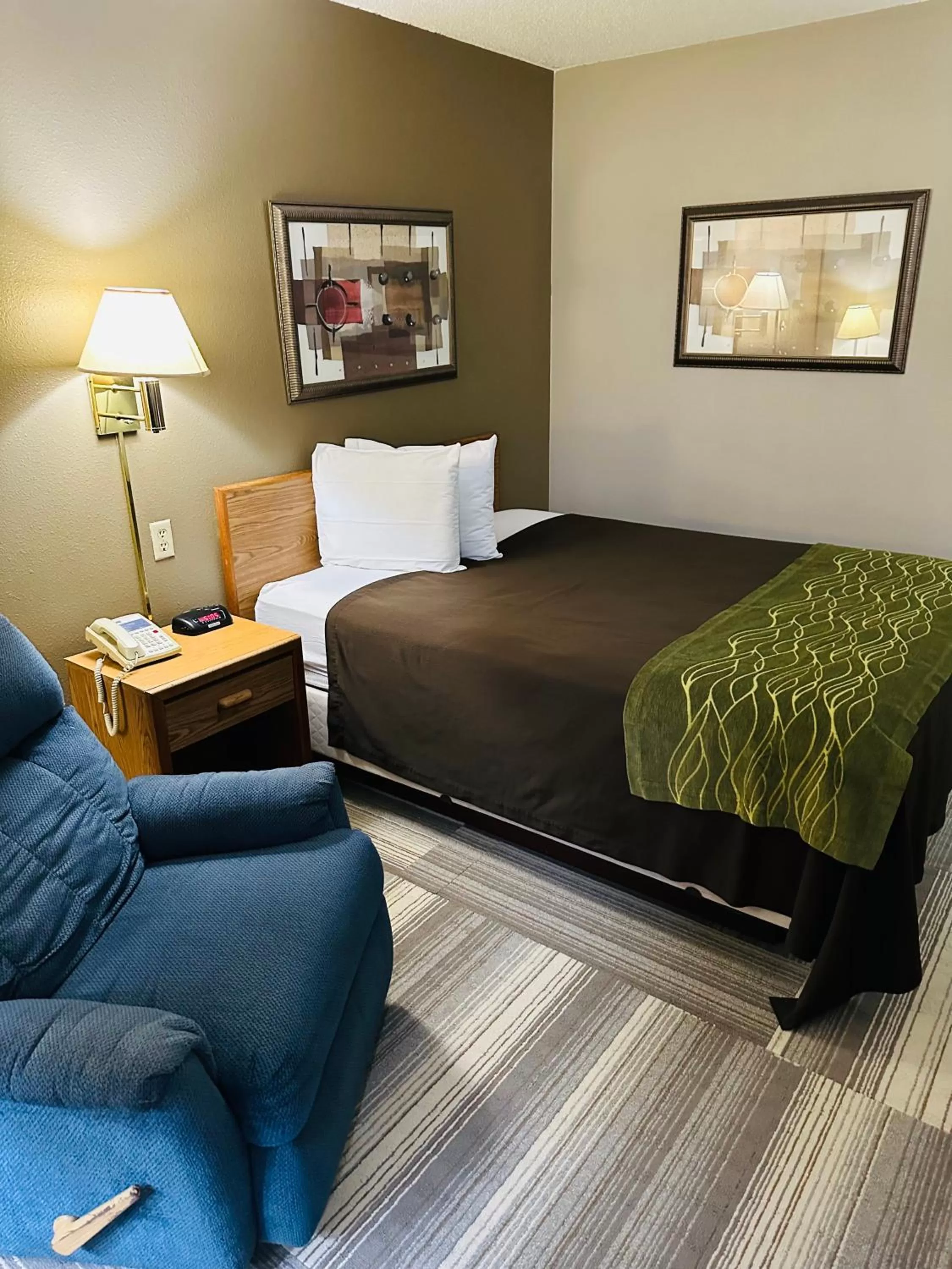 Bed in Arlington Inn