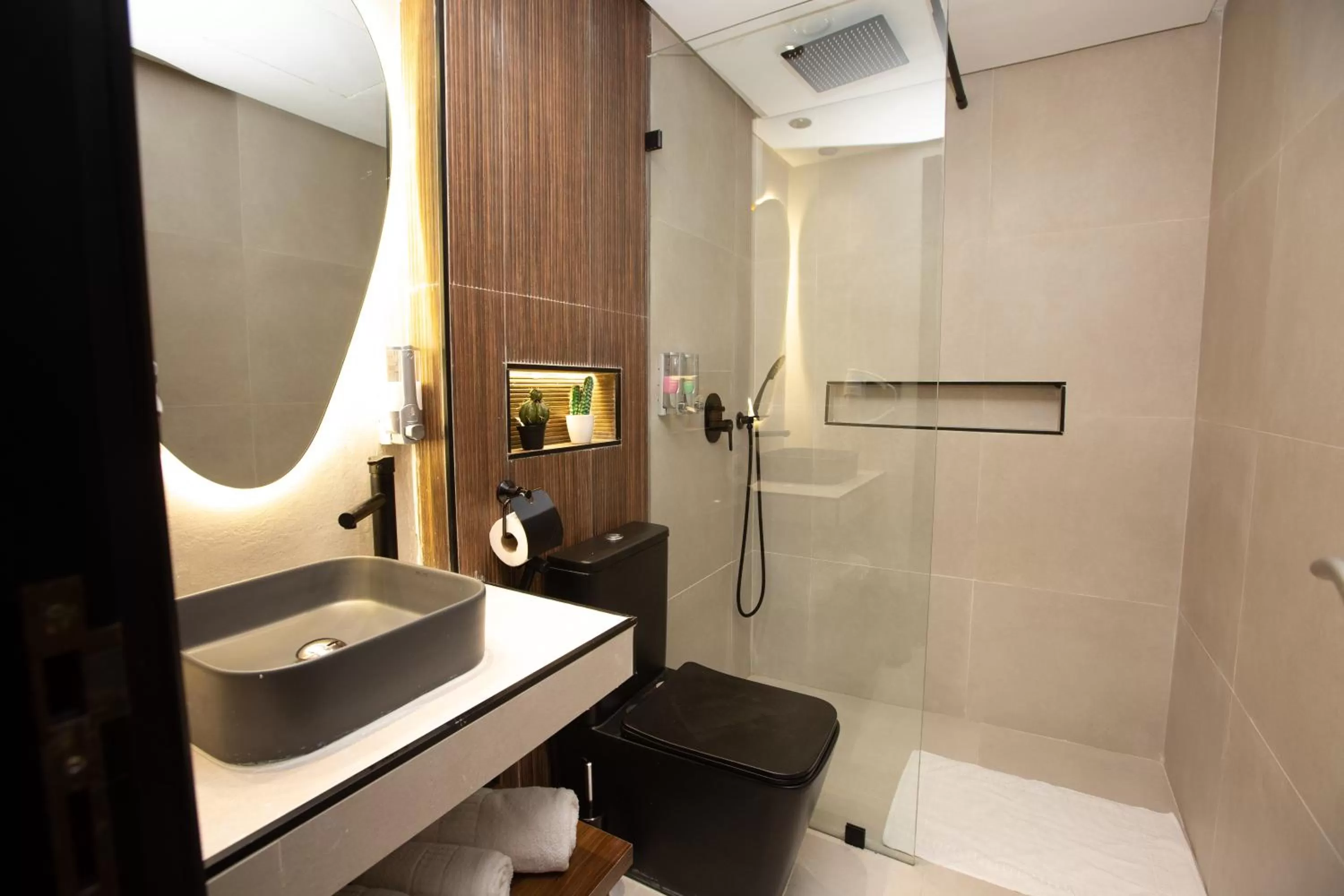 Bathroom in Le M Hôtel