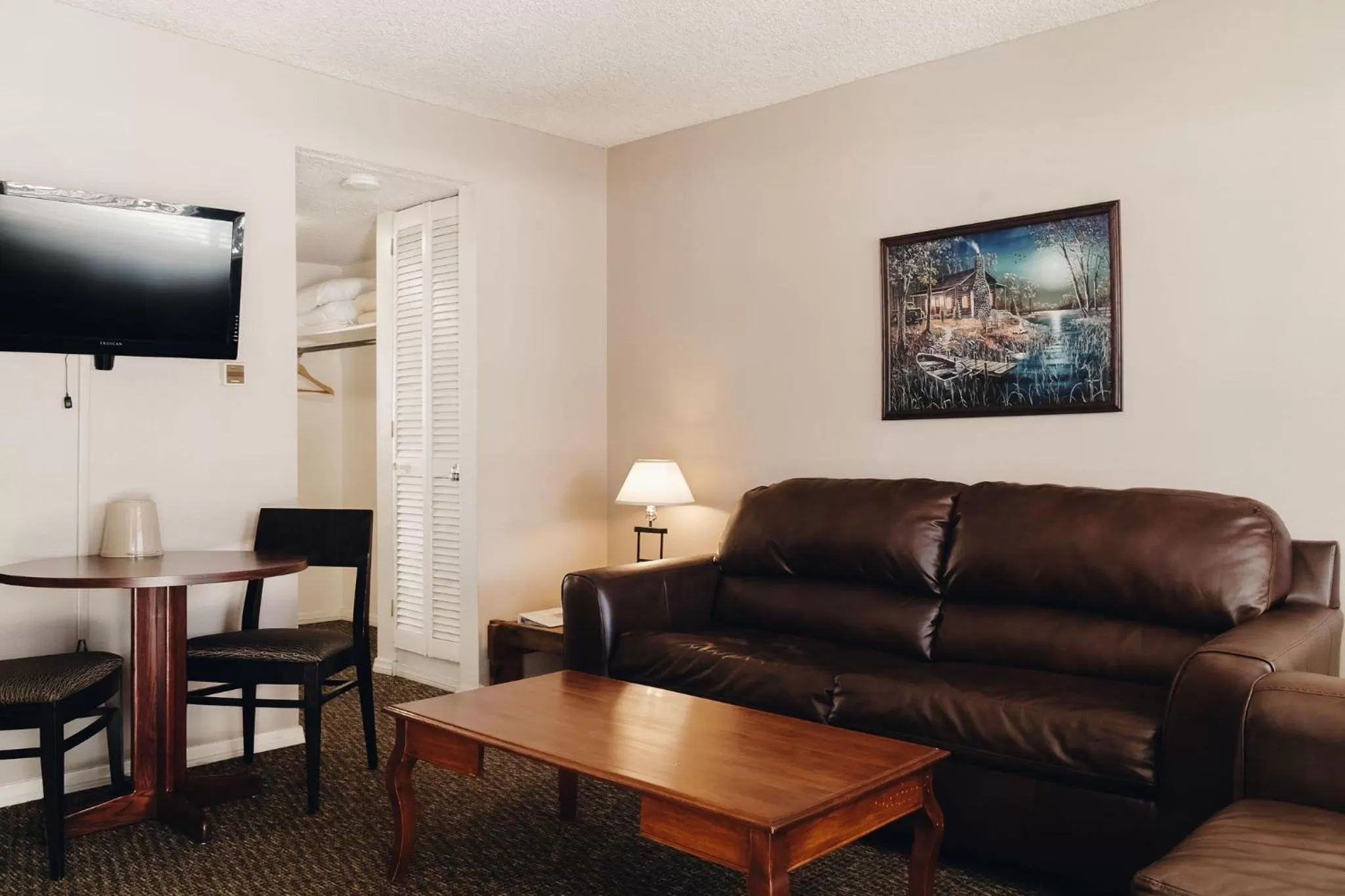 Seating area in Vintage Lakeside Inn