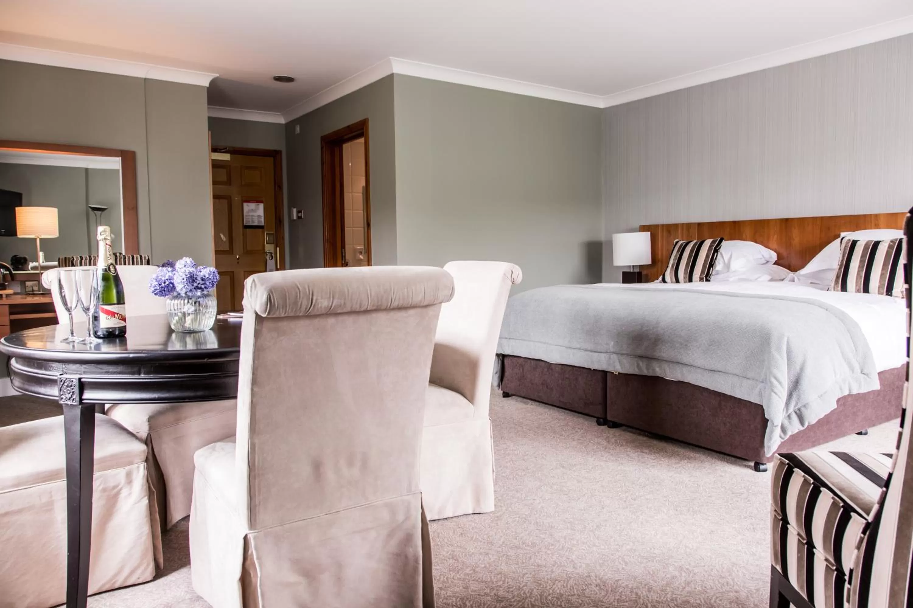 Bedroom, Bed in Ballygally Castle