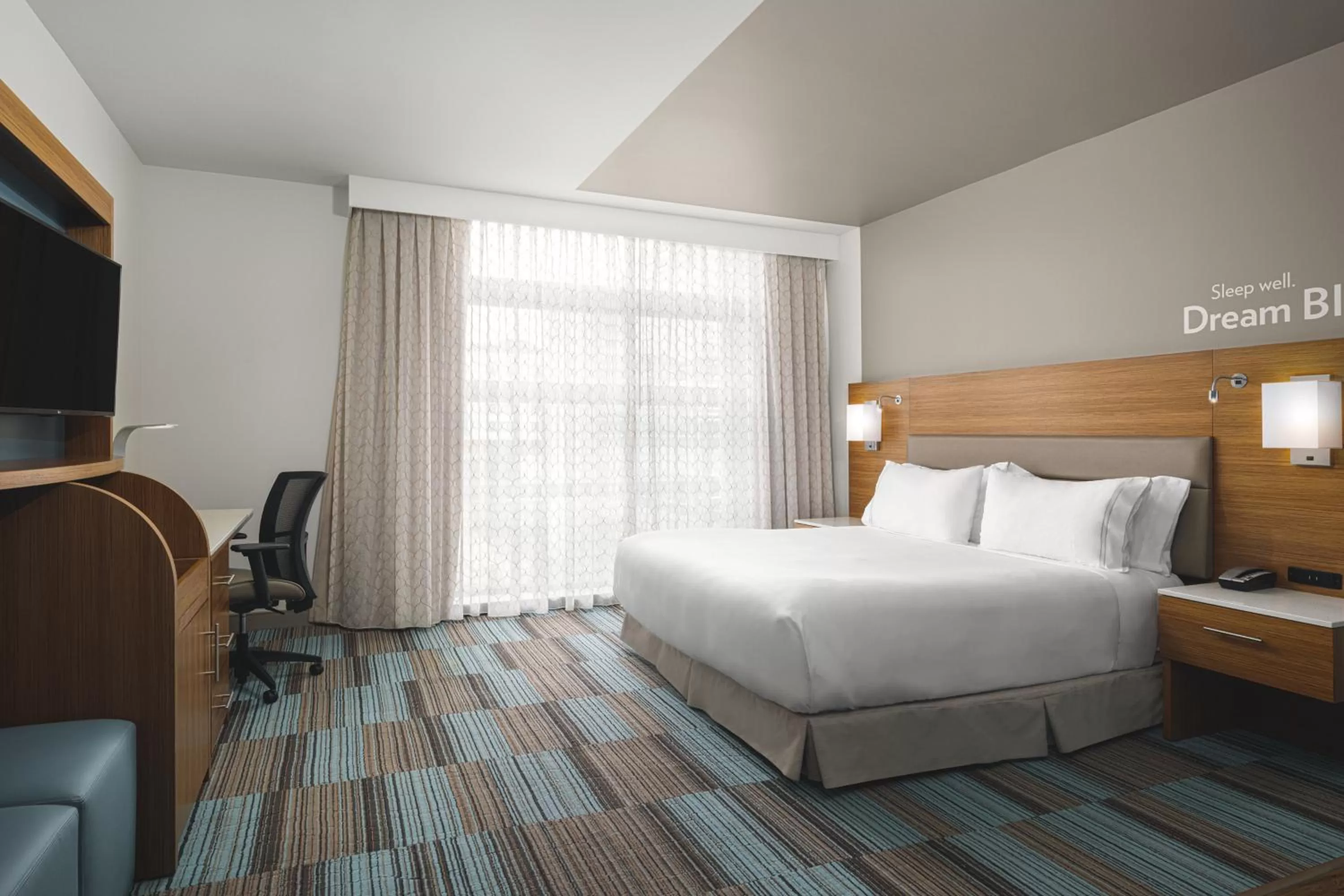 Photo of the whole room, Bed in EVEN Hotel Seattle Downtown - Lake Union by IHG