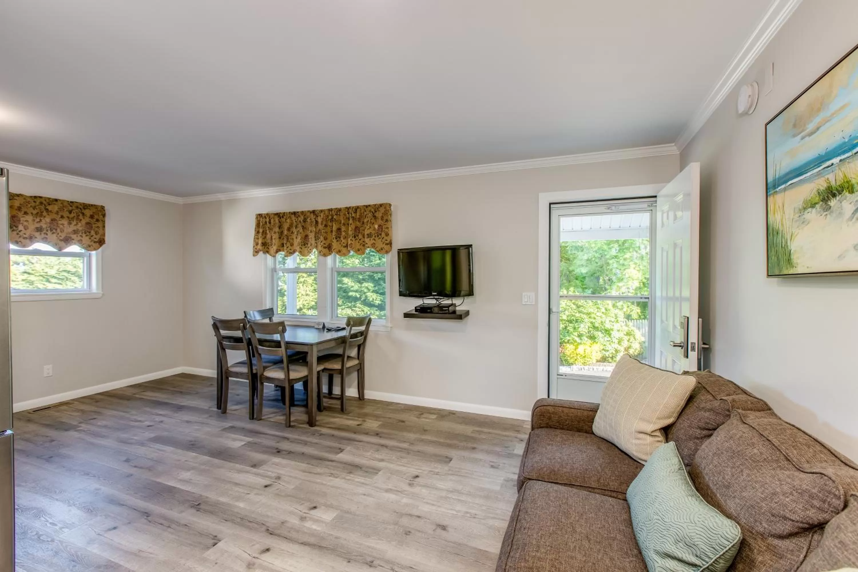 Colonial Shores Resort