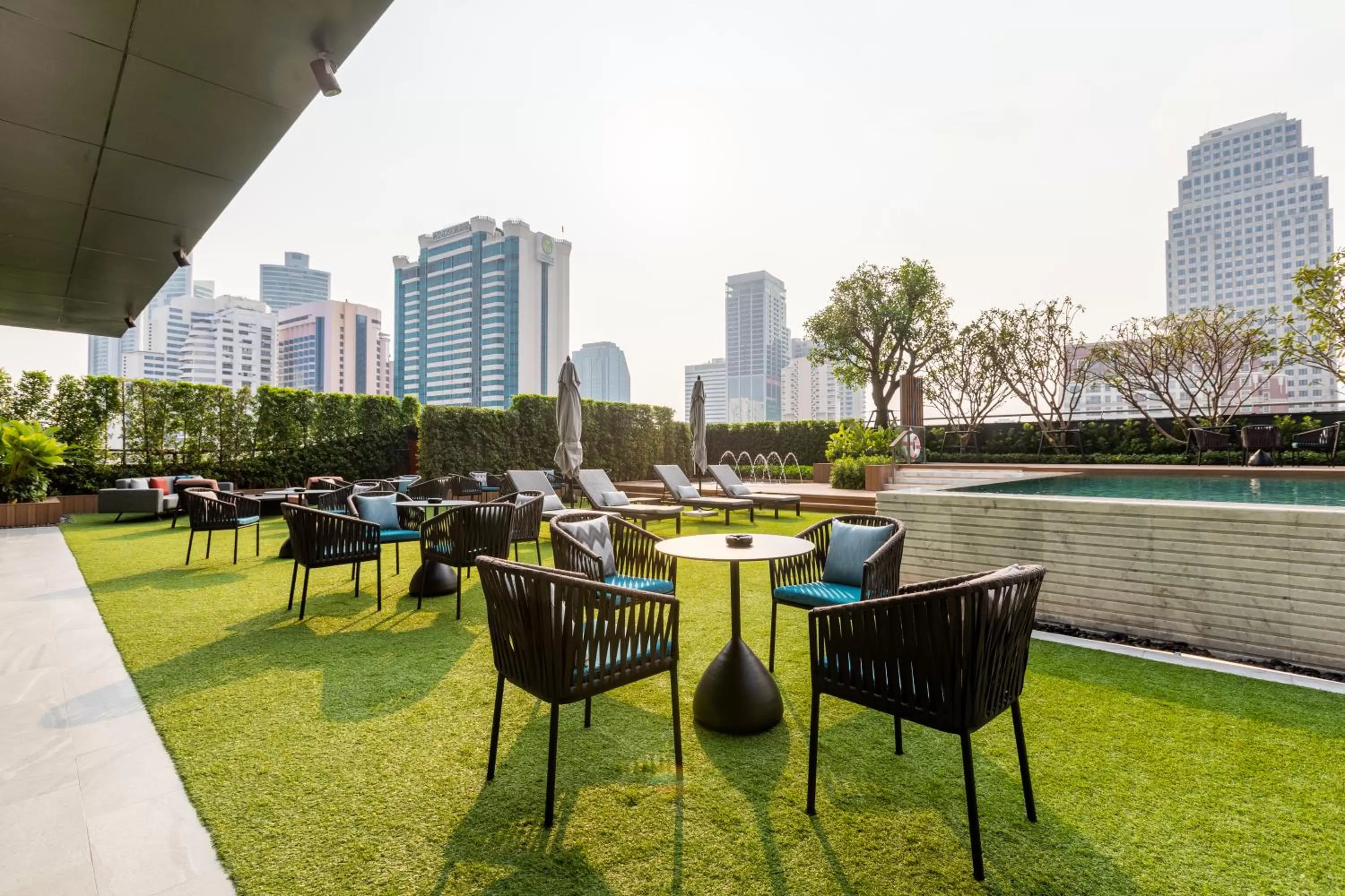 Patio in Carlton Hotel Bangkok Sukhumvit