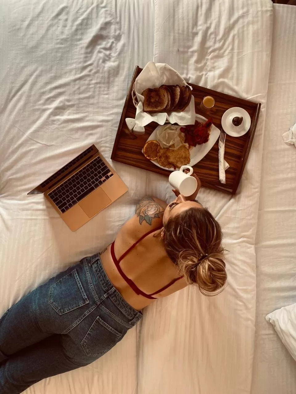 Breakfast, Bed in Villa 22