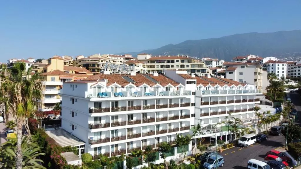 Property building in Apartamentos Pez Azul