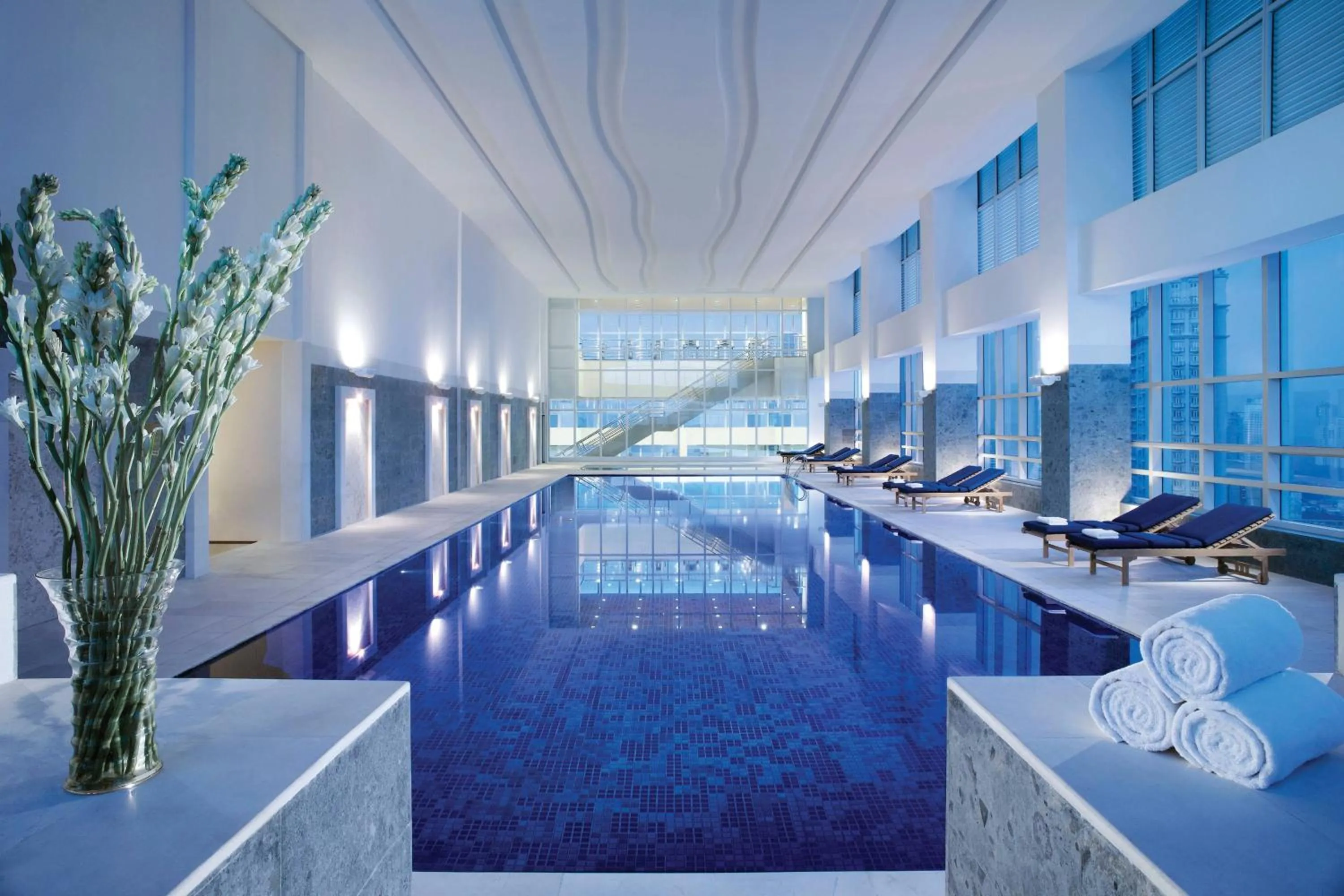 Swimming pool in The Mayflower, Jakarta-Marriott Executive Apartments