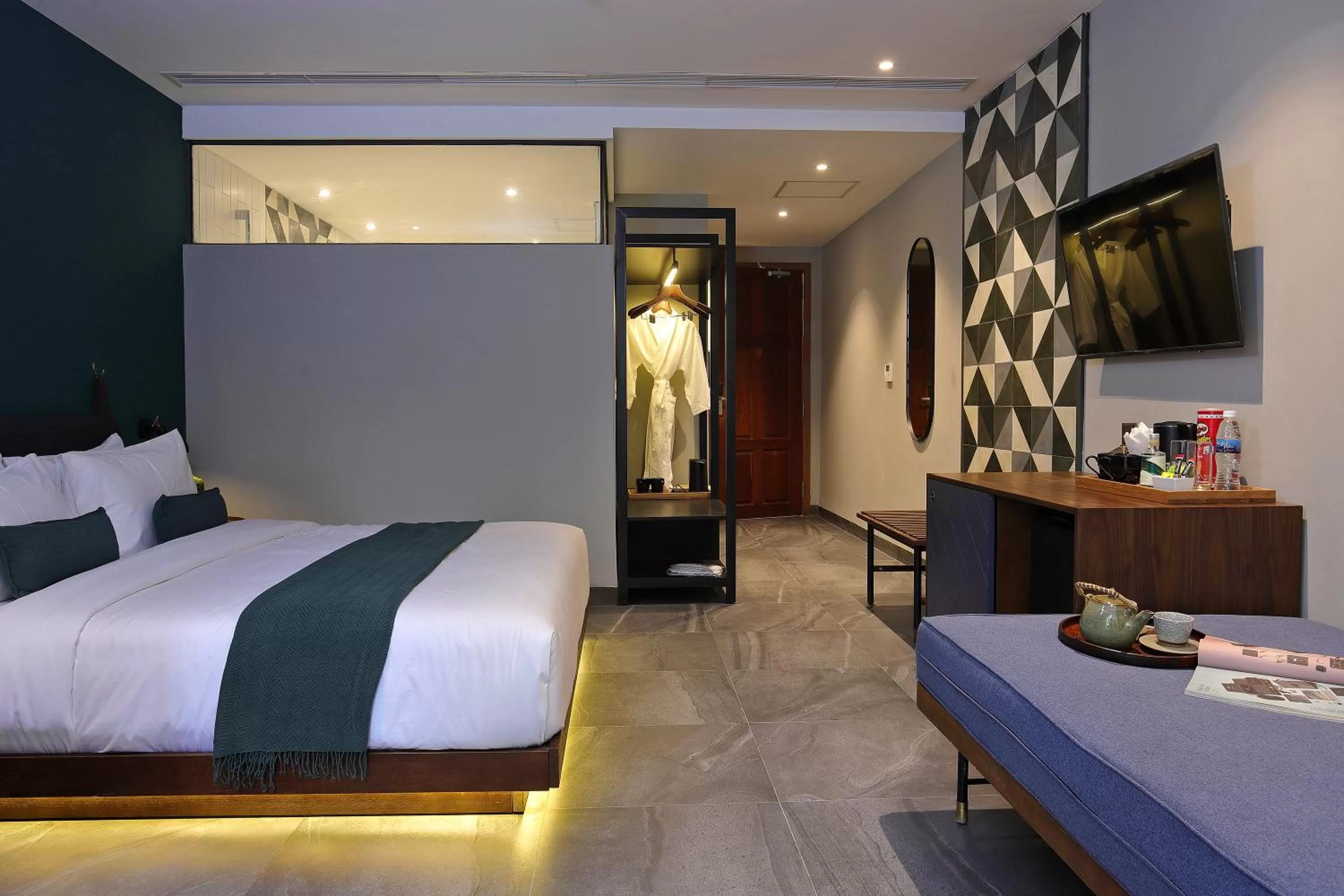 Seating area, Bed in Baitong Hotel & Resort Phnom Penh