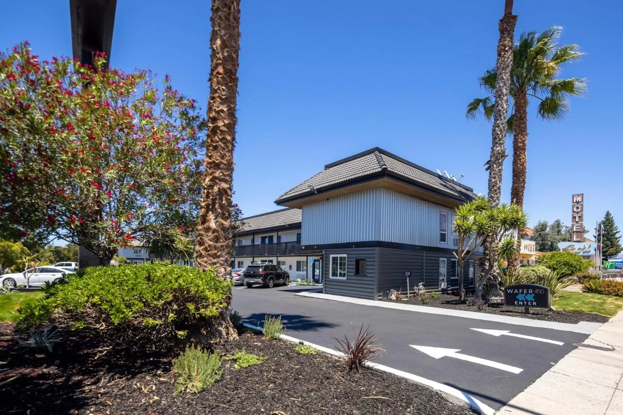 Property building in WAFER 450 Hotel