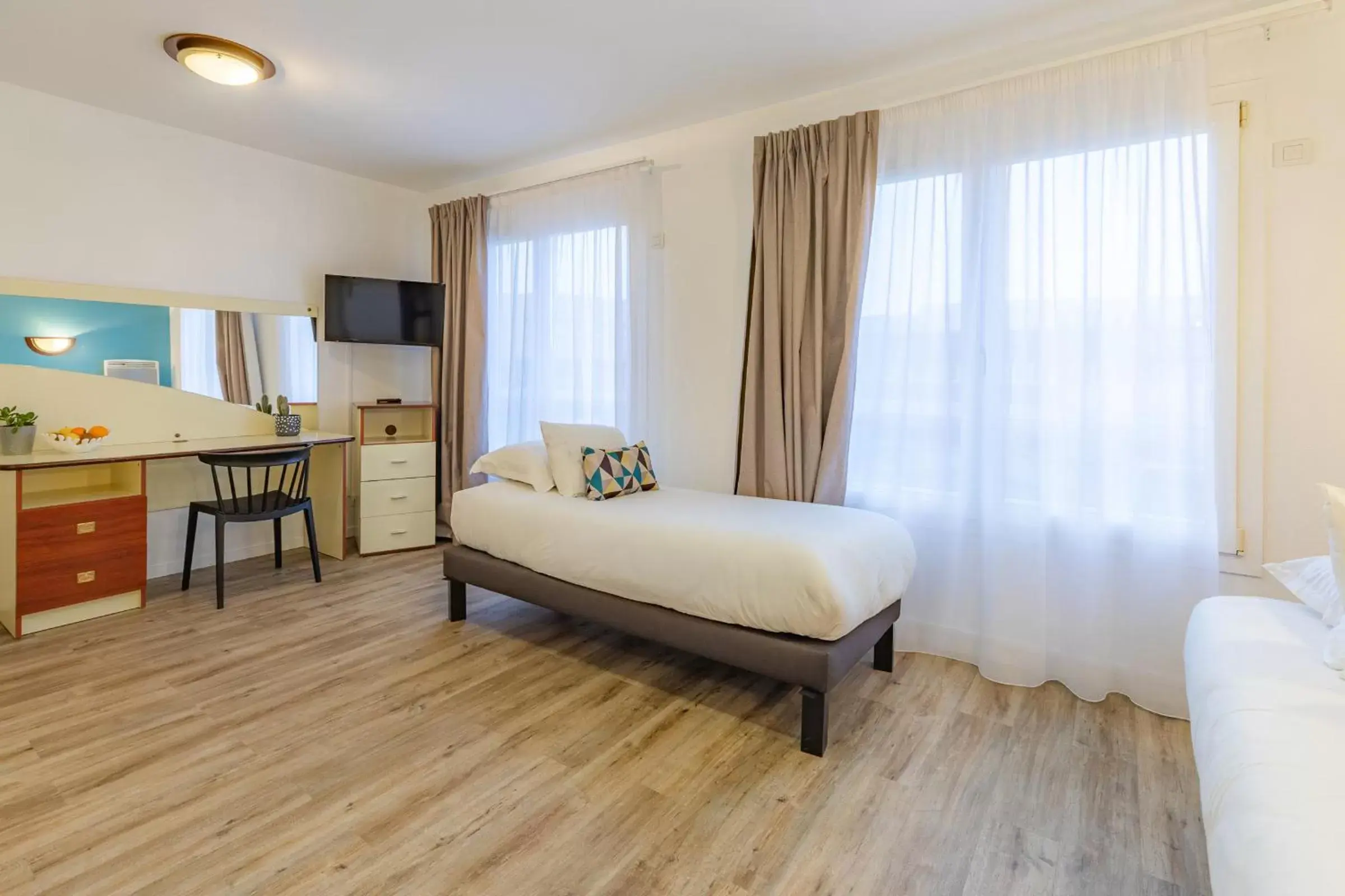 Superior Twin Studio in Appart'City Classic Caen Superior Twin Studio in Appart'City Classic Caen