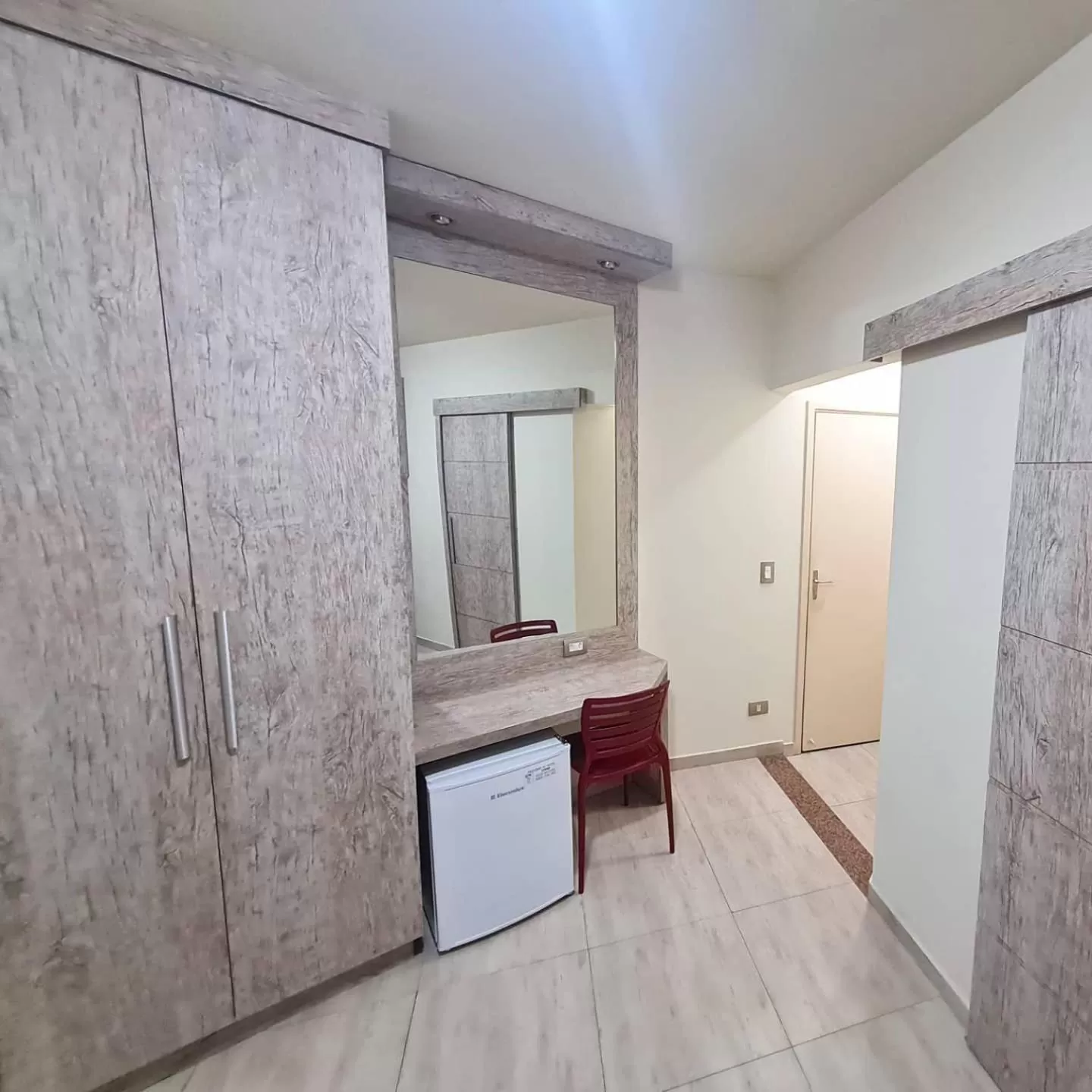 oven, Bathroom in NC Hotel