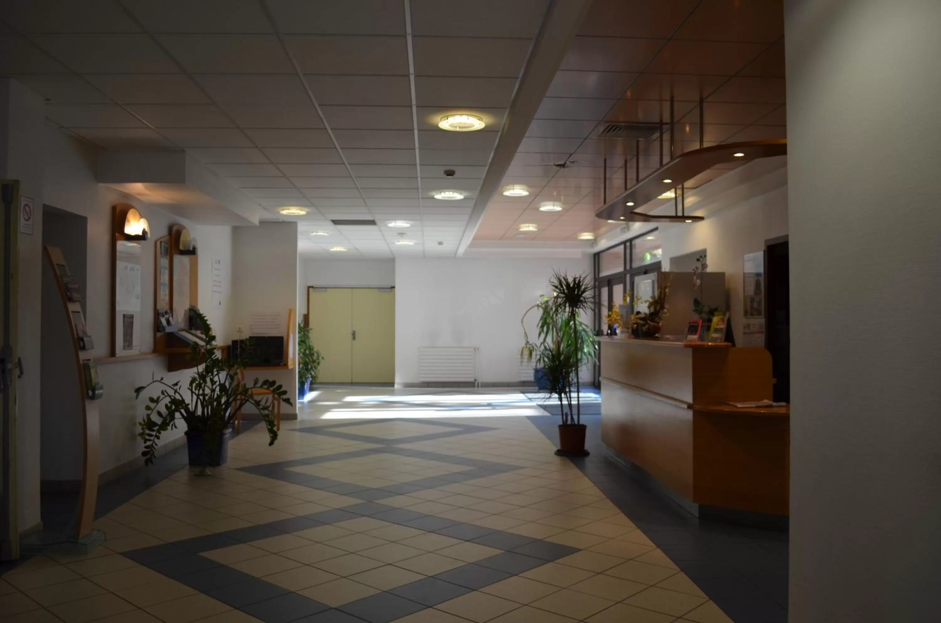 Lobby or reception in Kyriad Direct Montauban Centre