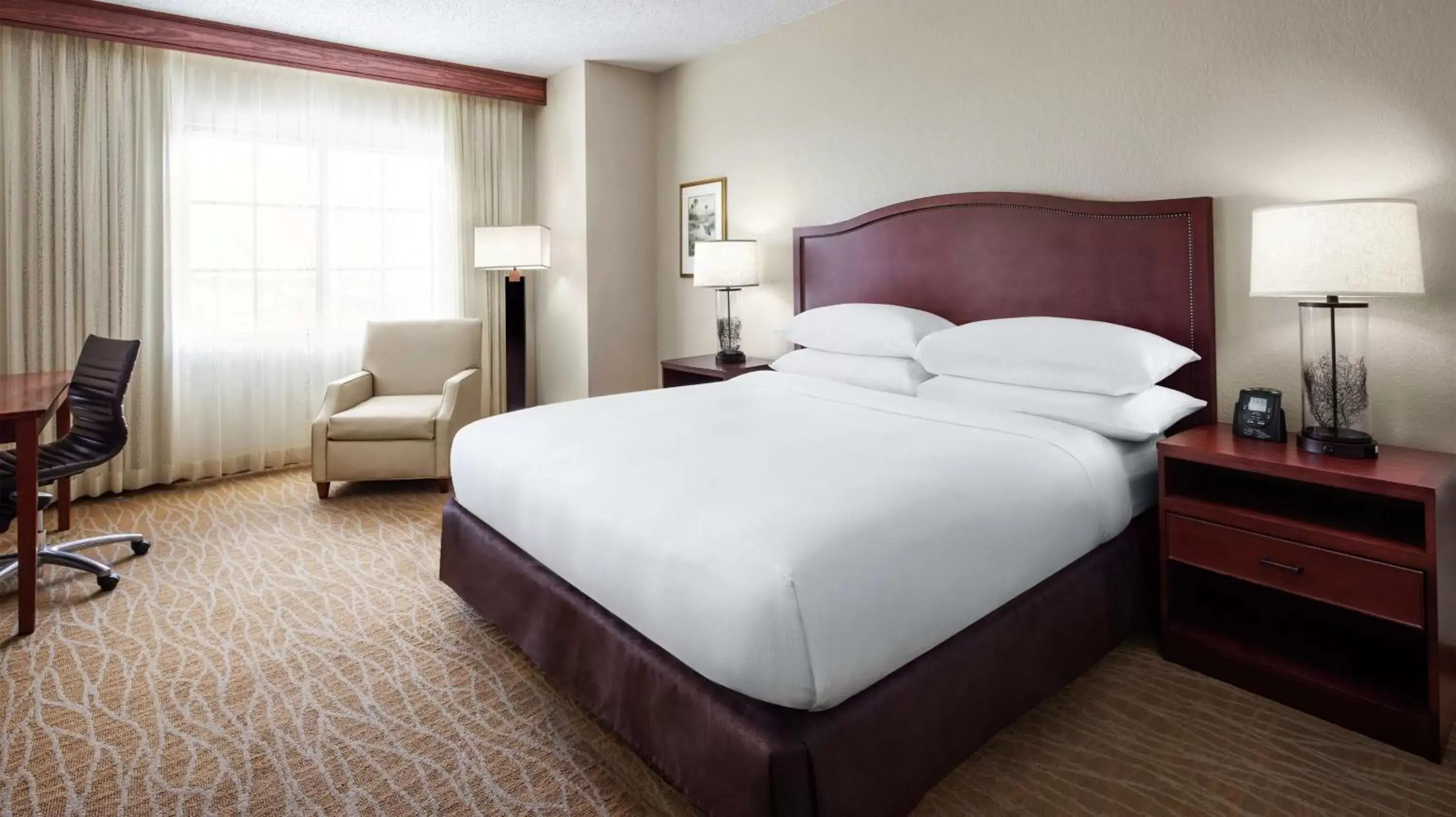 King Room with Bath Tub - Disability Access/Non-Smoking in DoubleTree by Hilton Sunrise - Sawgrass Mills King Room with Bath Tub - Disability Access/Non-Smoking in DoubleTree by Hilton Sunrise - Sawgrass Mills