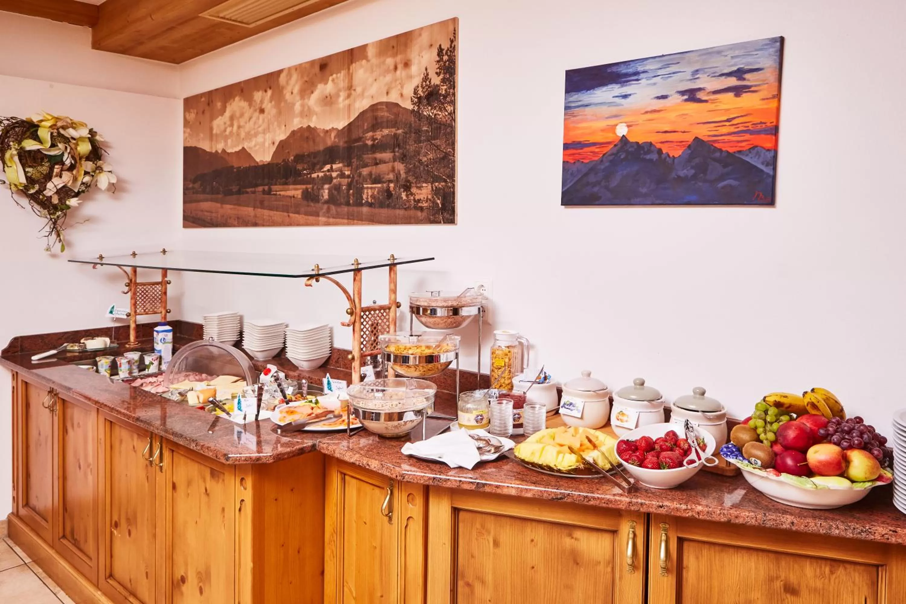 Buffet breakfast, Food in Hotel Häuserl im Wald