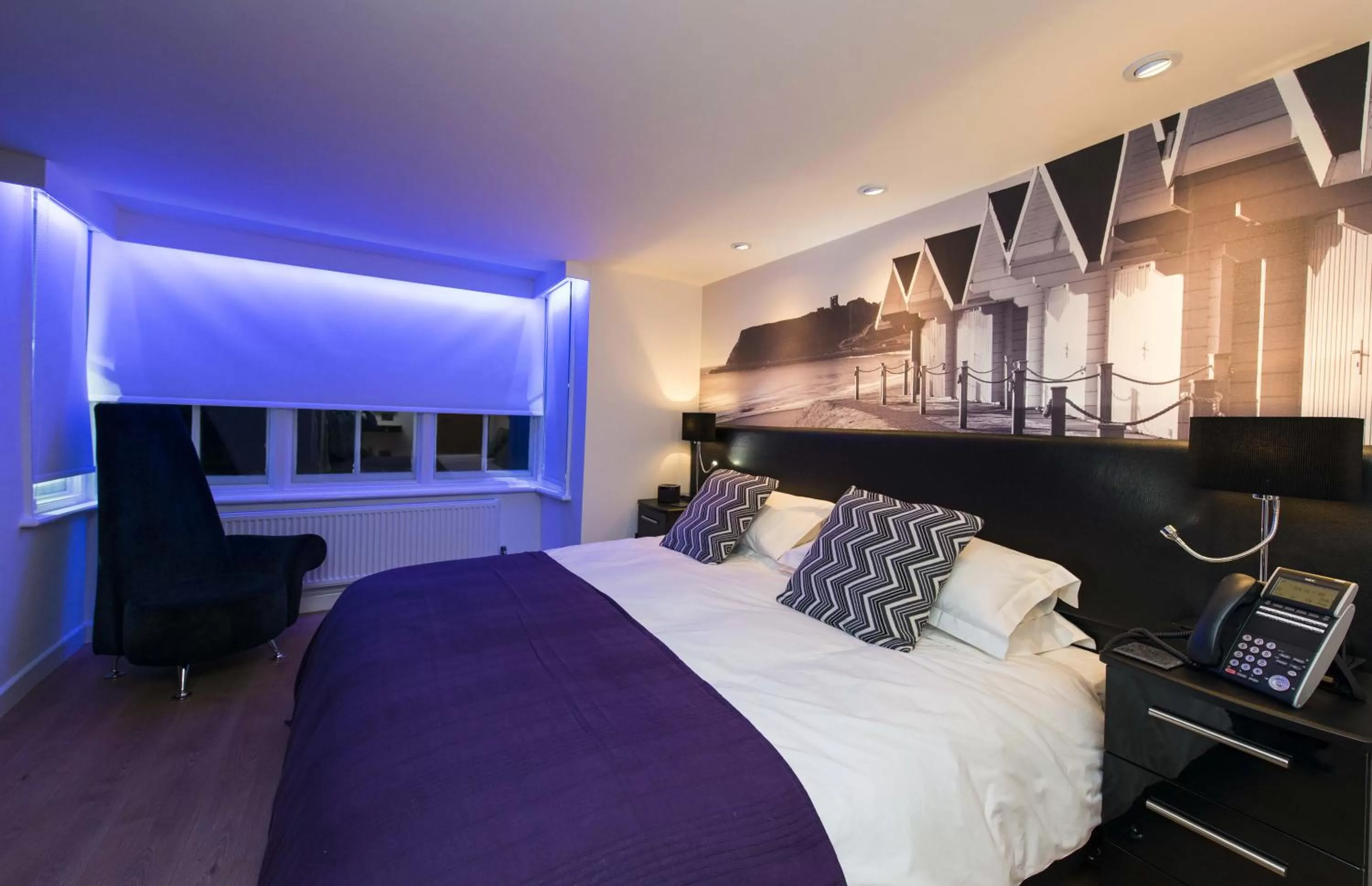 Bedroom, Bed in The Mayfield Seamer