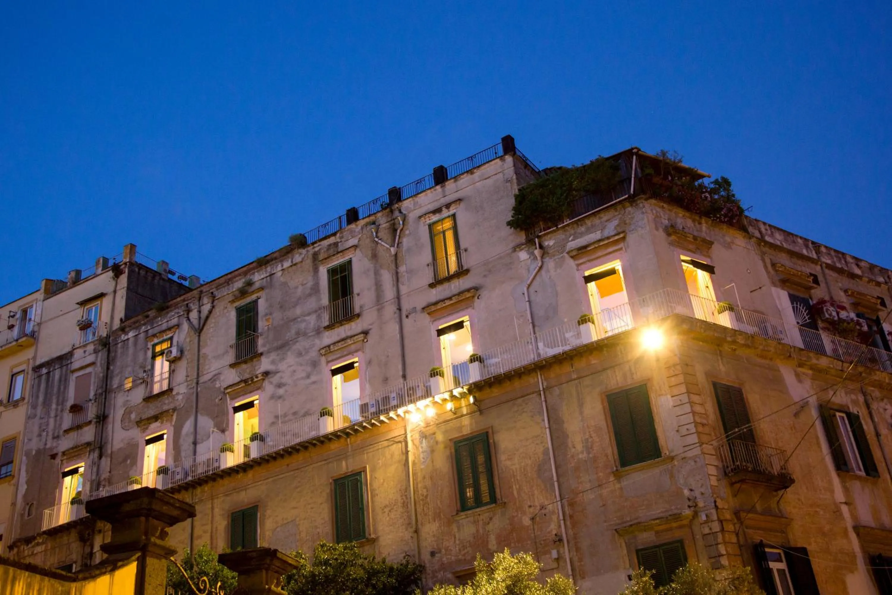 Property building in Casa Pacifico Napoli