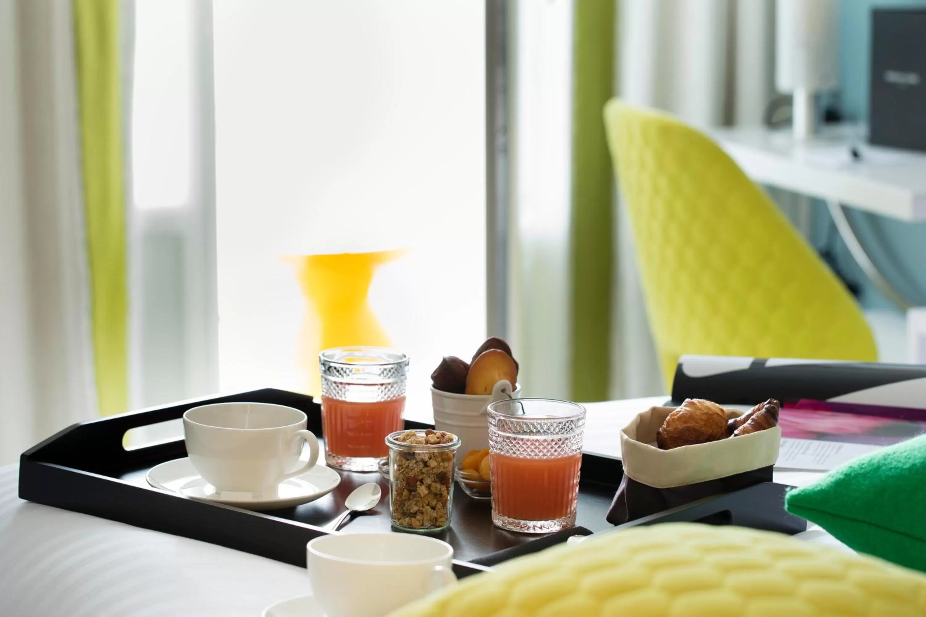 Breakfast in Hôtel Dress Code