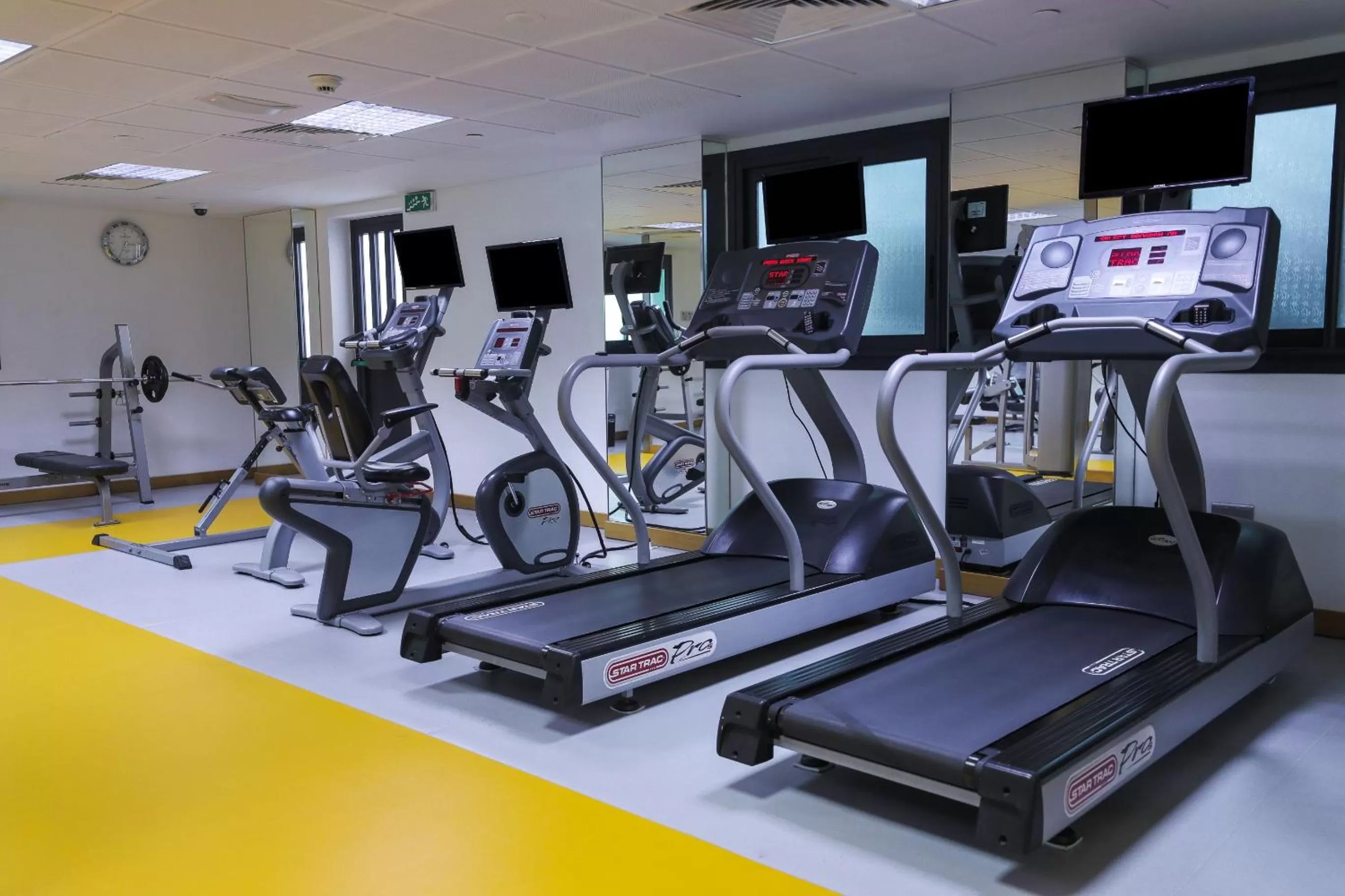 Fitness centre/facilities in Raouche Arjaan by Rotana