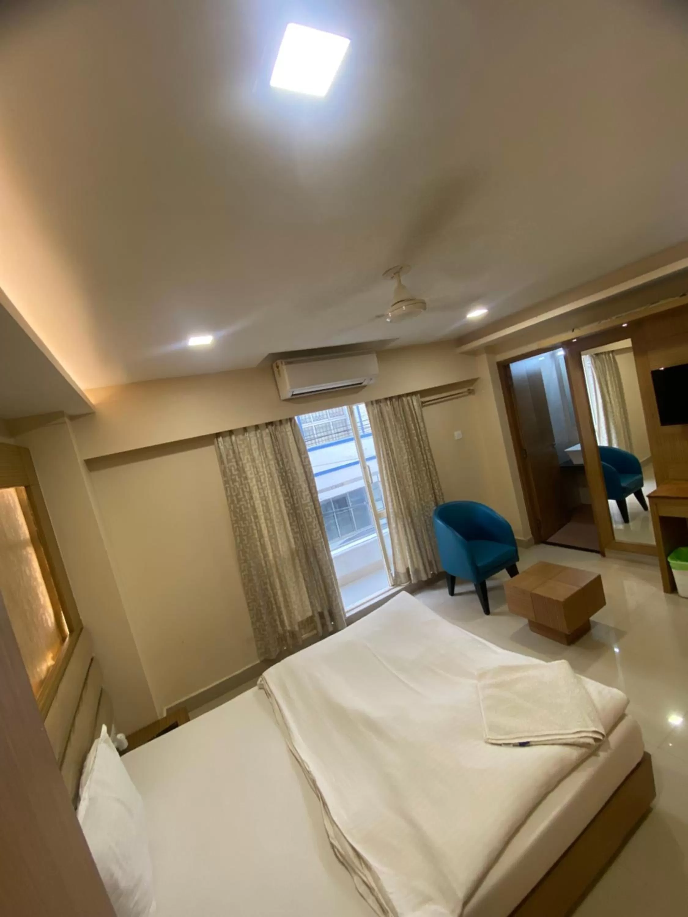 Bed in Greens Suite - Business Class Hotel - Opposite Ripon Building