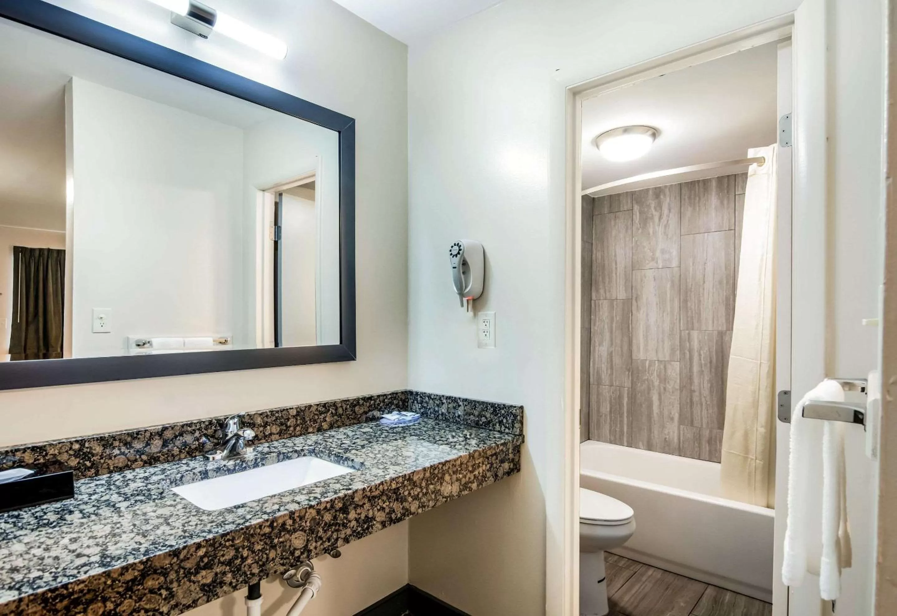 Bathroom in Rodeway Inn North Chesterfield-Richmond