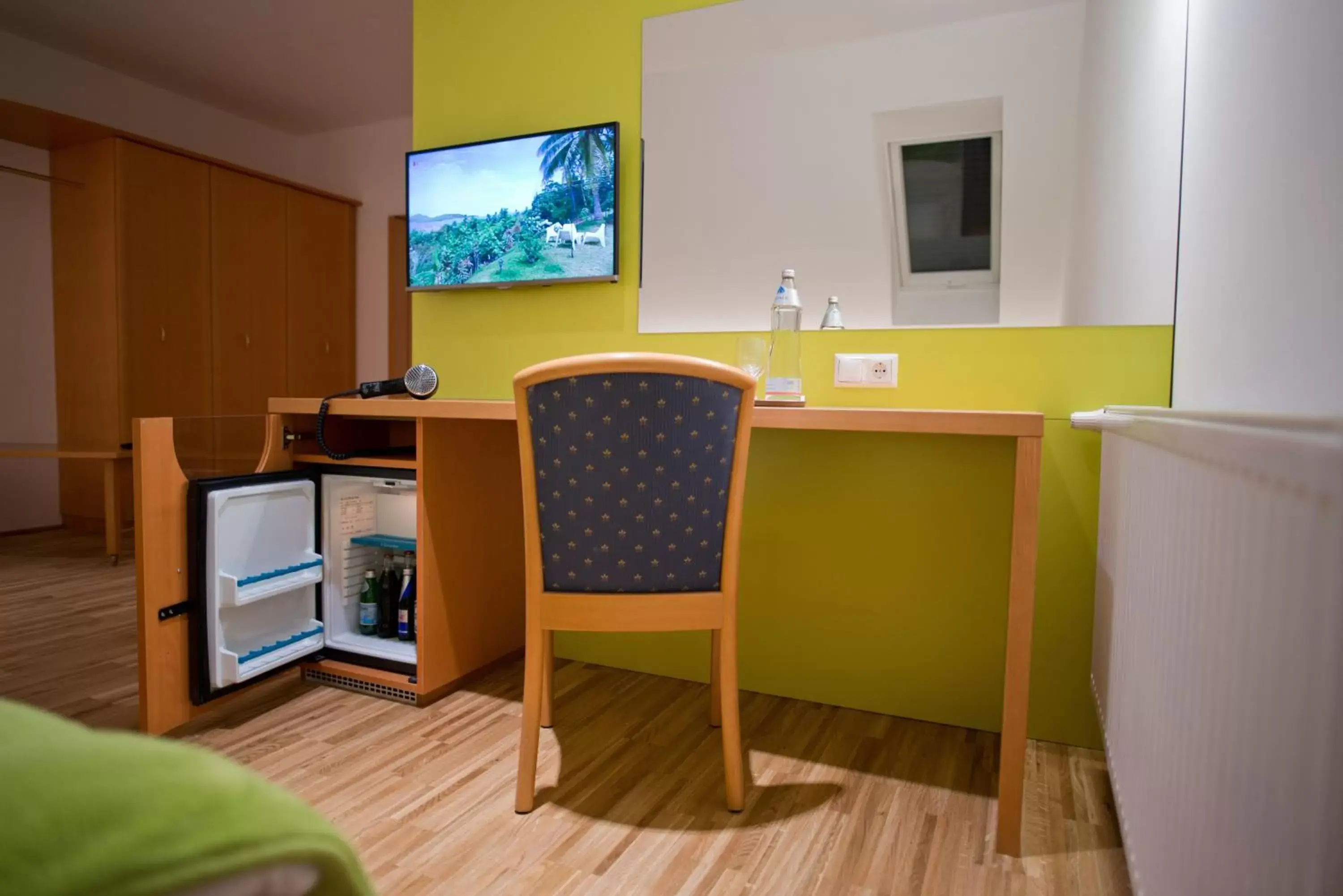 Family Room (2 Adults + 2 Children) in Hotel Restaurant Meyer Family Room (2 Adults + 2 Children) in Hotel Restaurant Meyer