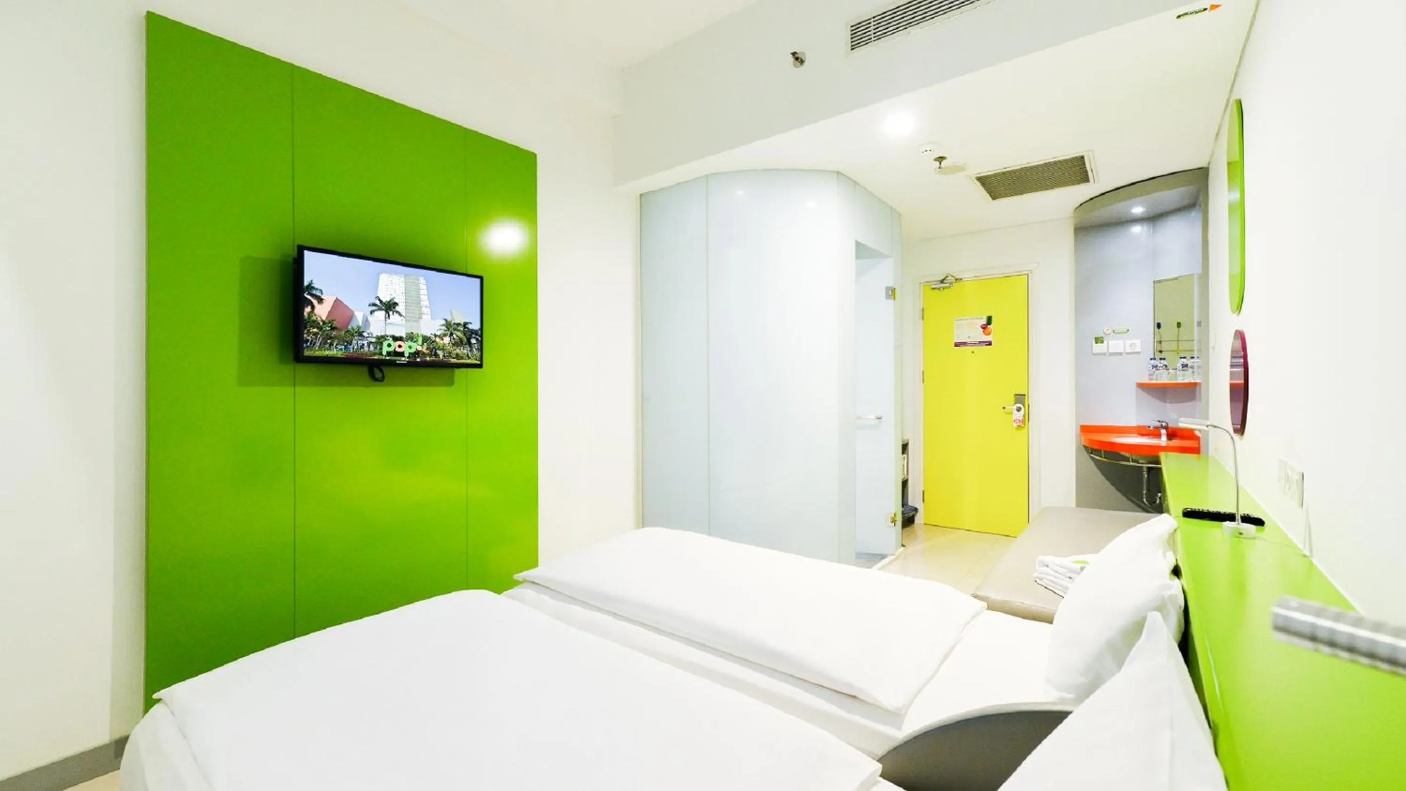Bed in POP! Hotel Kelapa Gading
