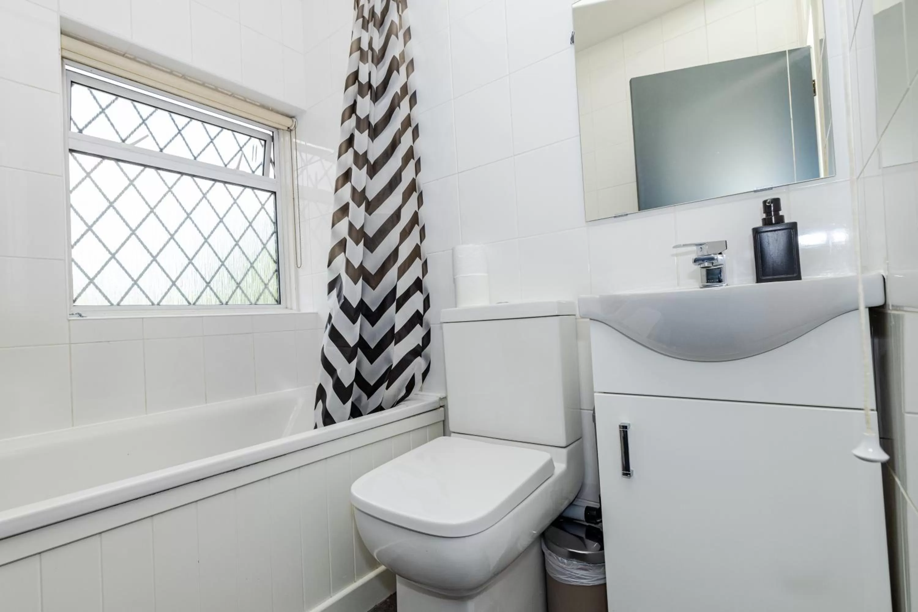 Bathroom in Woodford Hotel