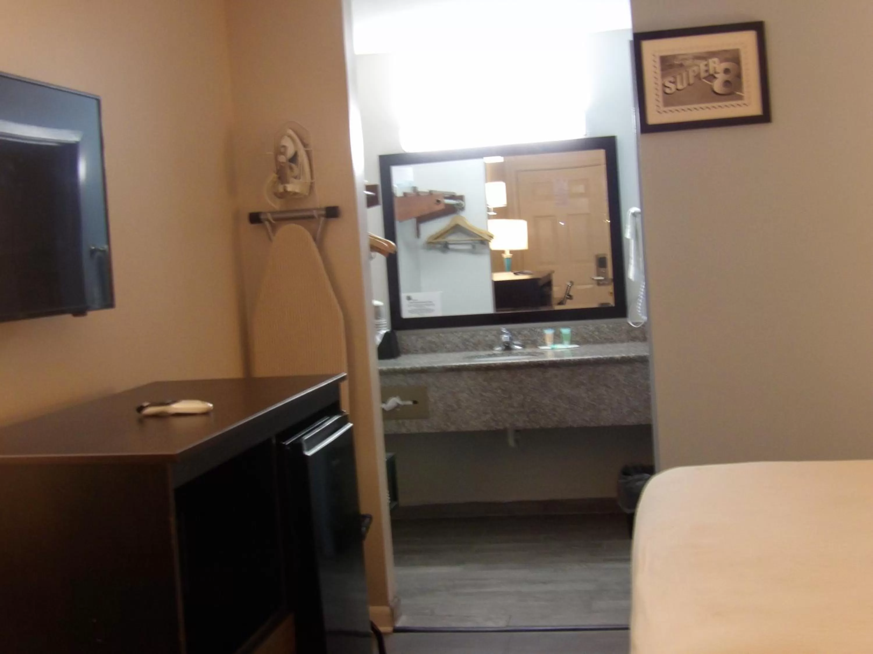 Bed in Super 8 by Wyndham Ocean Springs Biloxi