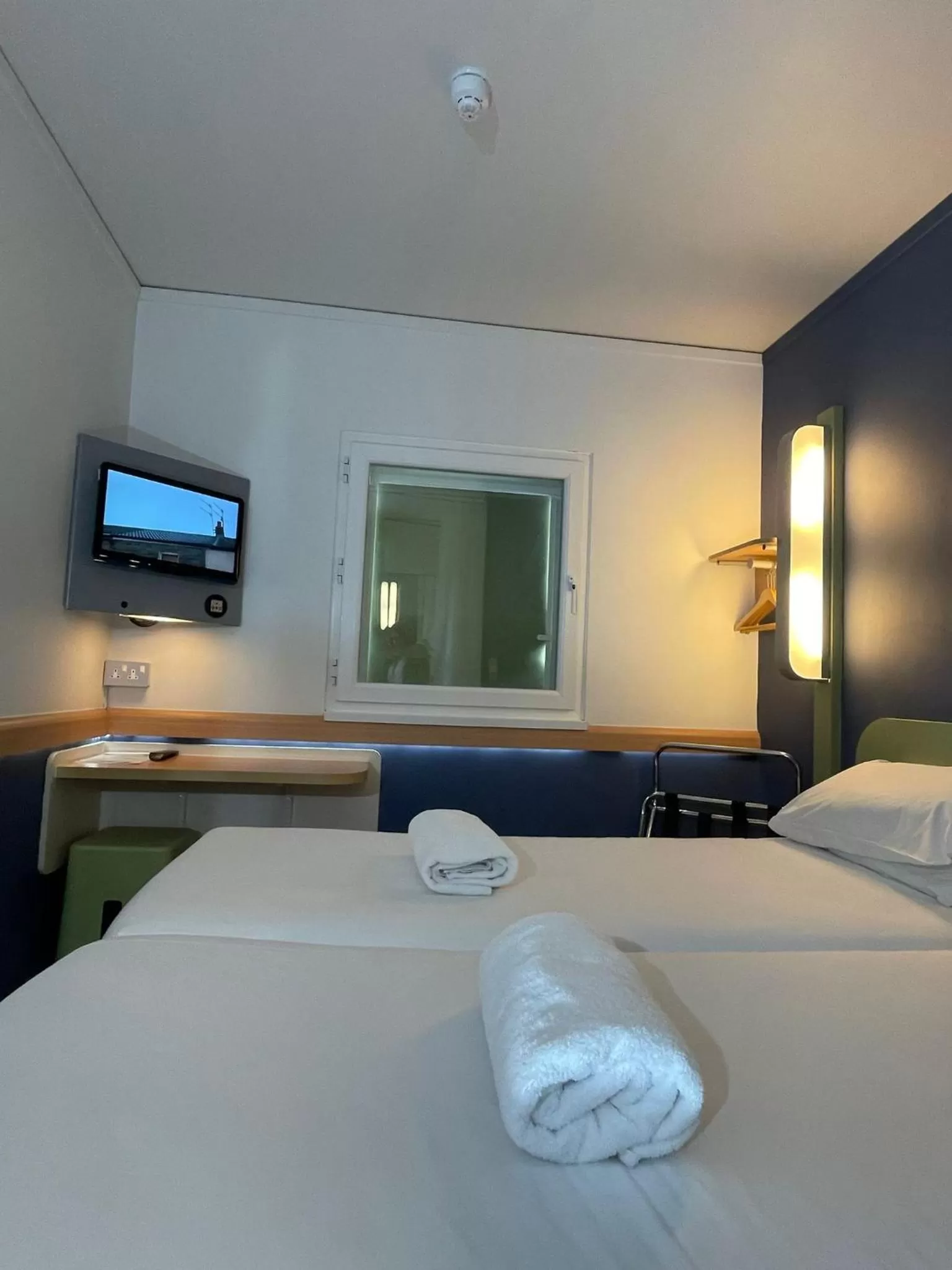 Photo of the whole room, Bed in ibis budget Belfast City Centre