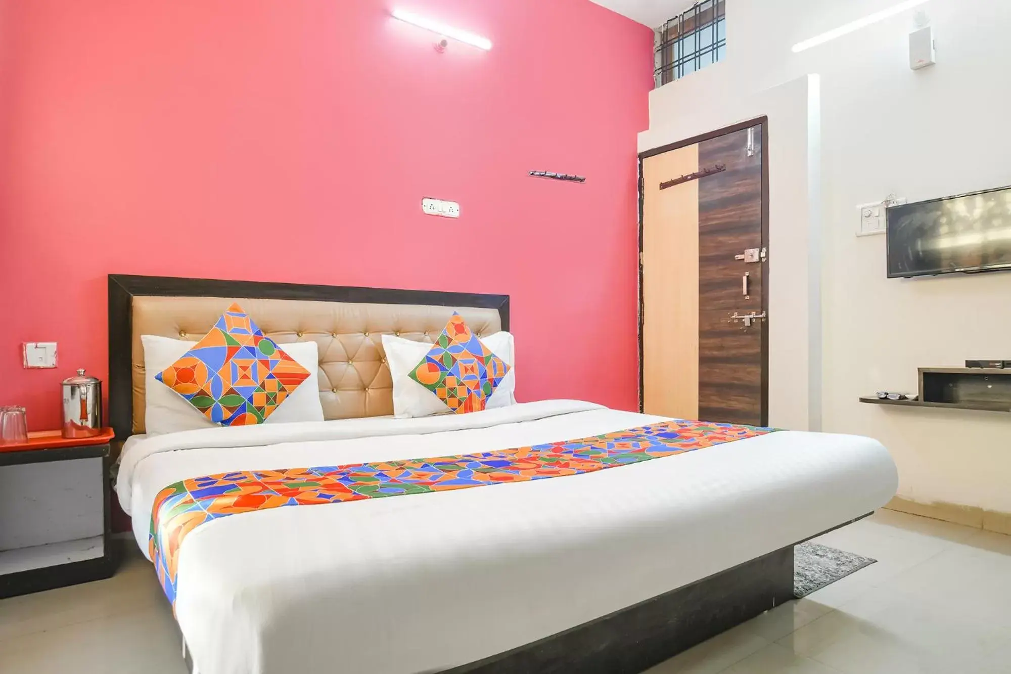 Executive Triple Room - single occupancy in FabExpress Royal Palace Inn Executive Triple Room - single occupancy in FabExpress Royal Palace Inn