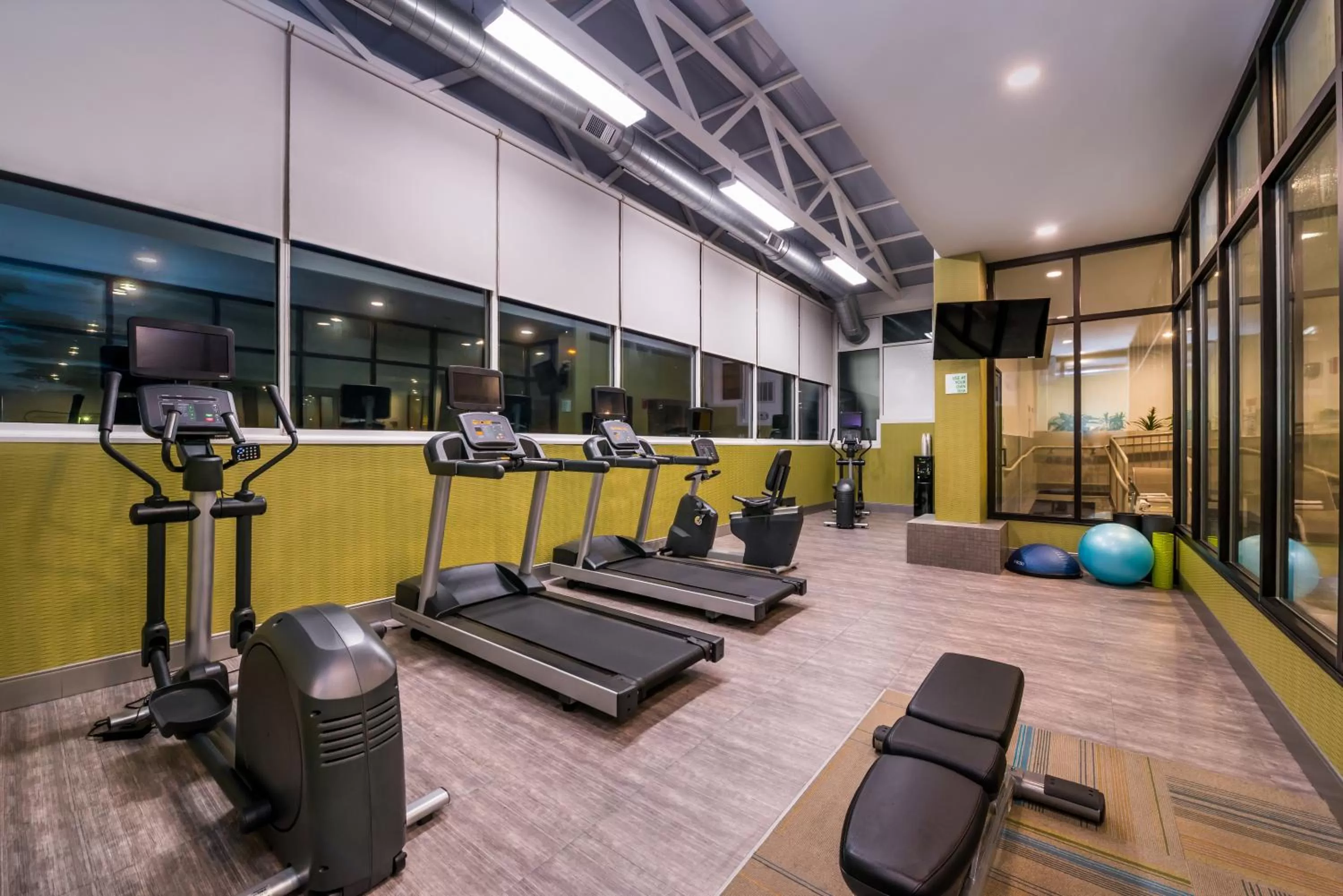 Fitness centre/facilities in Doubletree By Hilton Concord Downtown