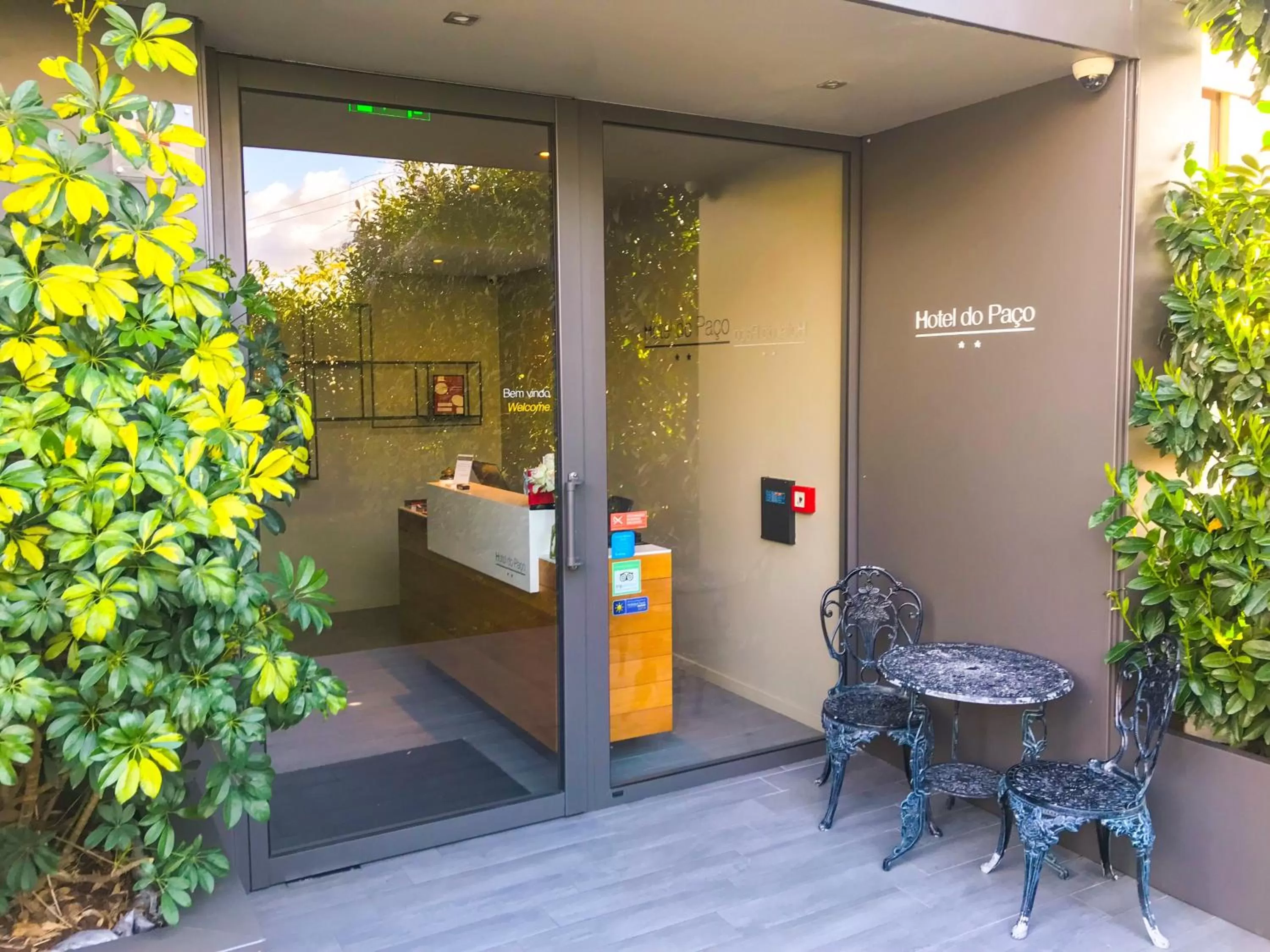 Facade/entrance in Hotel do Paço By VimaHotels