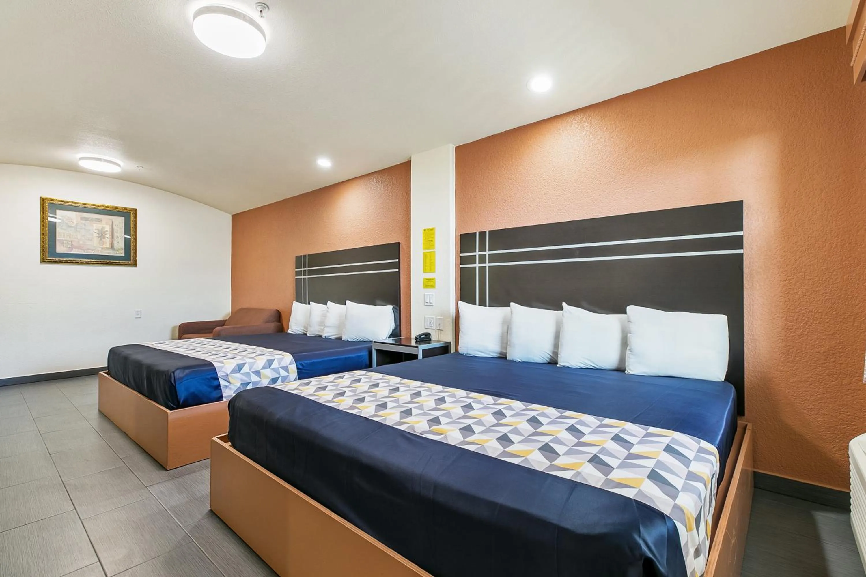 Bed in Lighthouse Inn