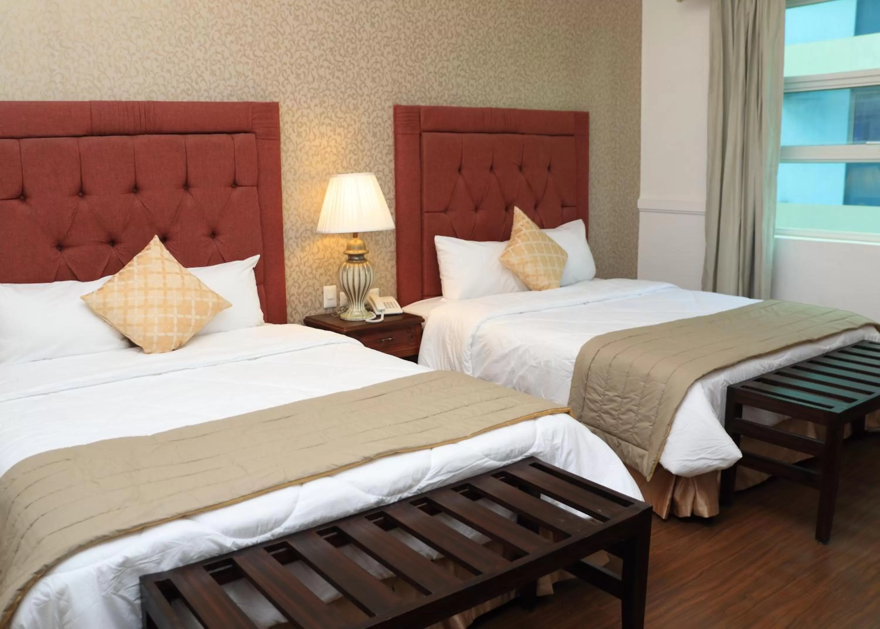 Photo of the whole room, Bed in Presidente Boutique