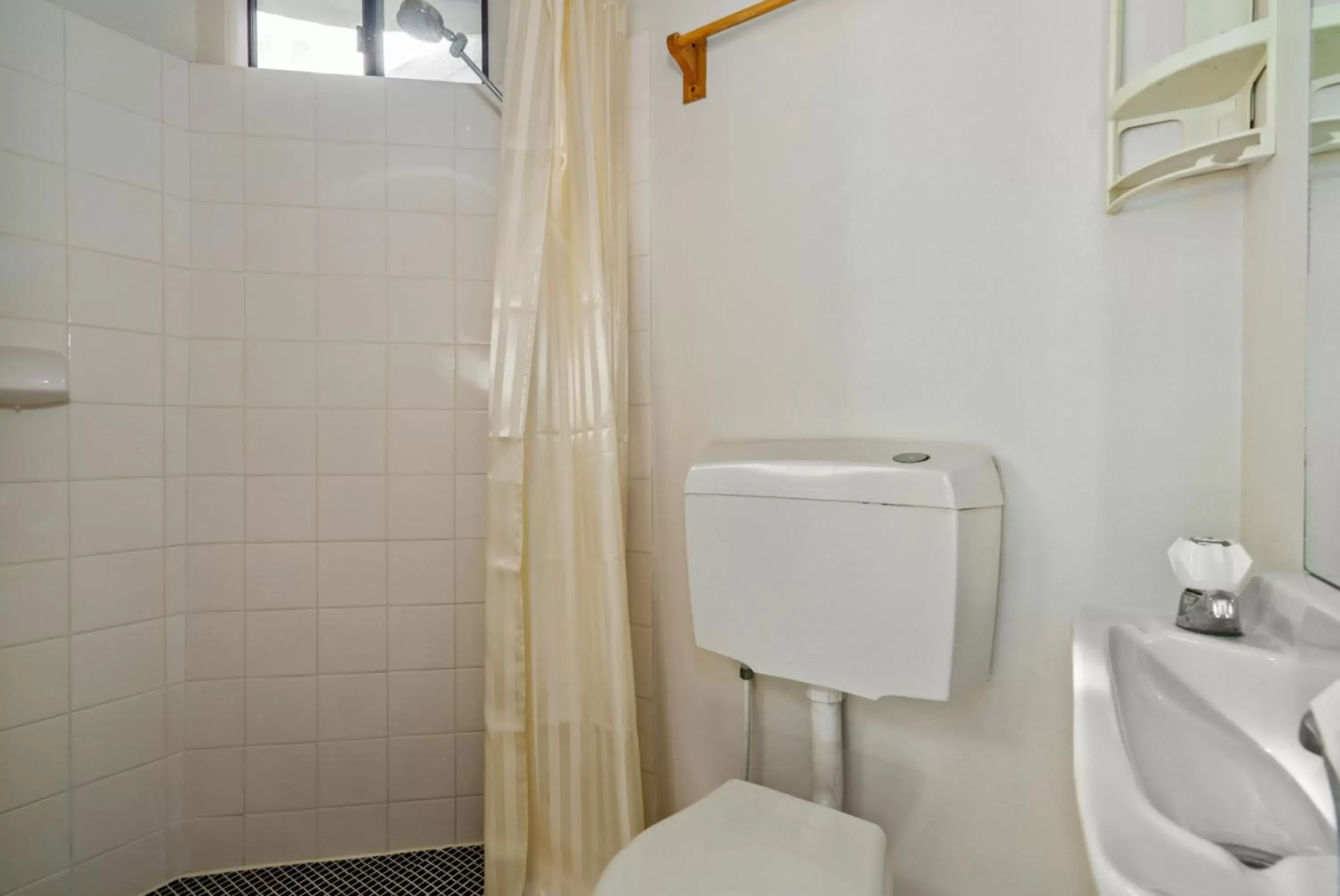 Standard Queen Room in Hearty Center Motel Standard Queen Room in Hearty Center Motel