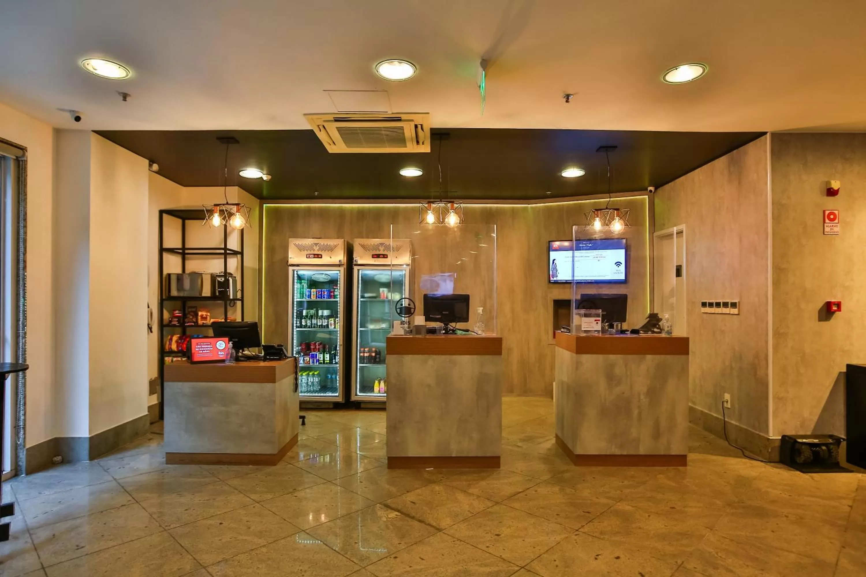 Lobby or reception in ibis Copacabana Posto 2