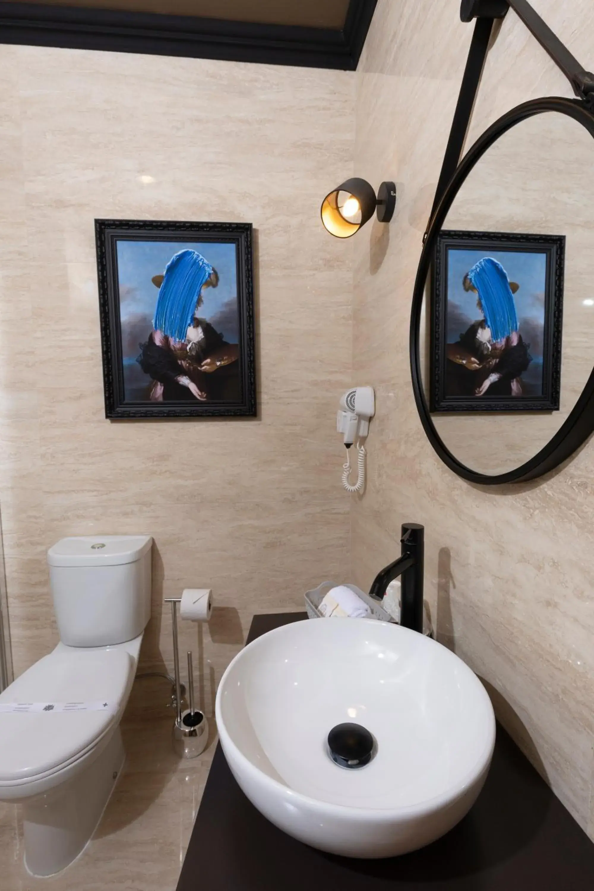 Standard Triple Room in Hotel America Standard Triple Room in Hotel America