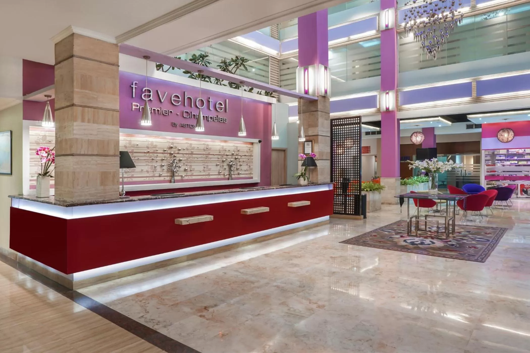 Lobby or reception in favehotel Premier Cihampelas