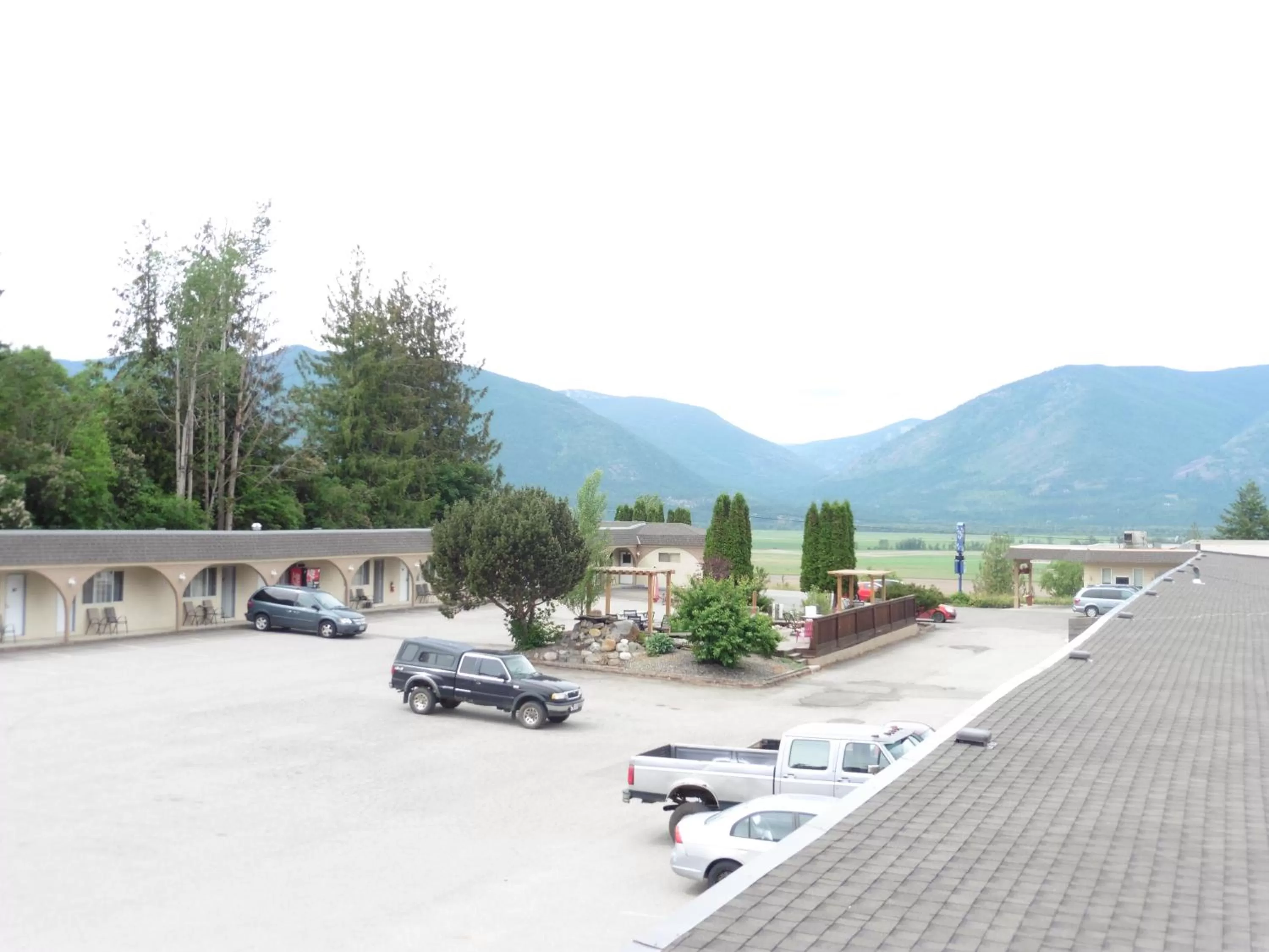 Mountain view in Magnuson Hotel Creston