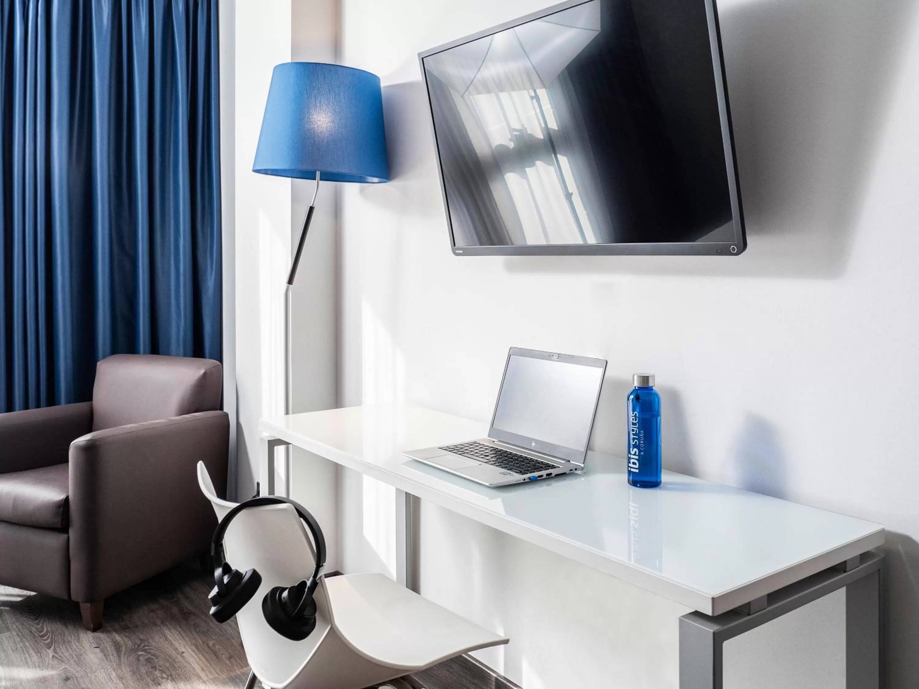 Seating area in Ibis Styles A Coruna